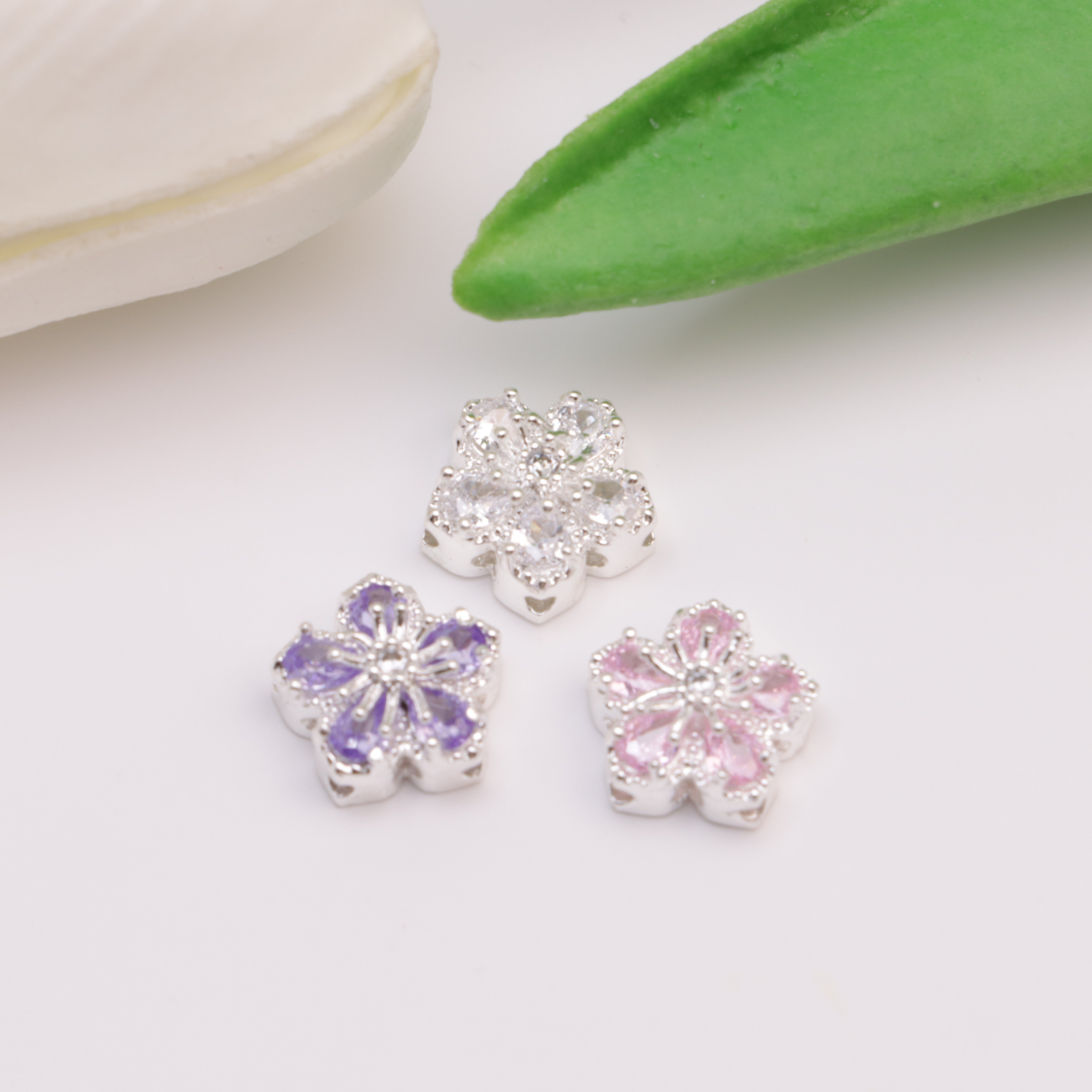 FS4475-12mm Plum Blossom Zircon Four-Way Beads, Zircon Diamond
