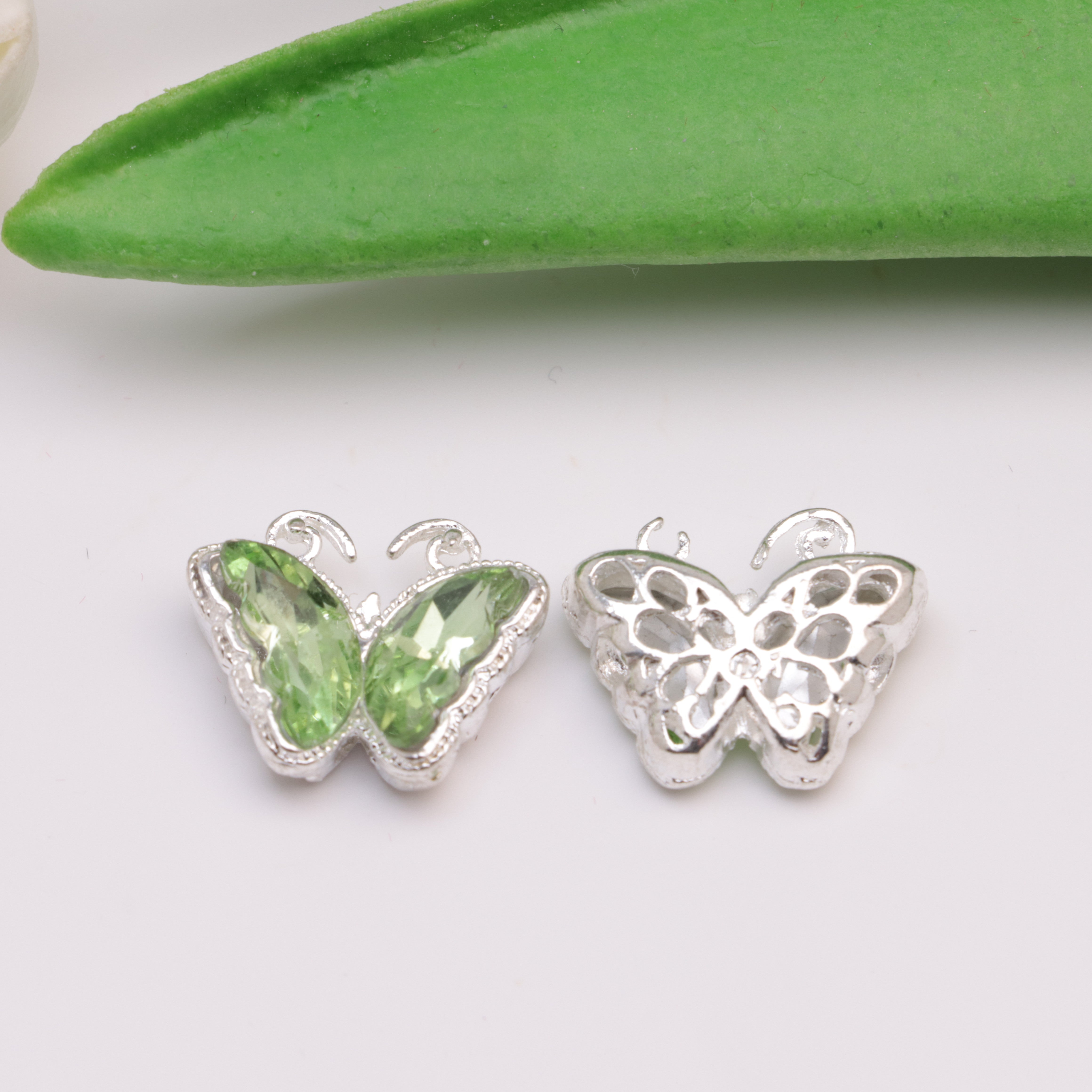 FS4091-15*18.5mm Butterfly 4 Hole Alloy Beads 4-Hole Alloy Beads Of Butterfly