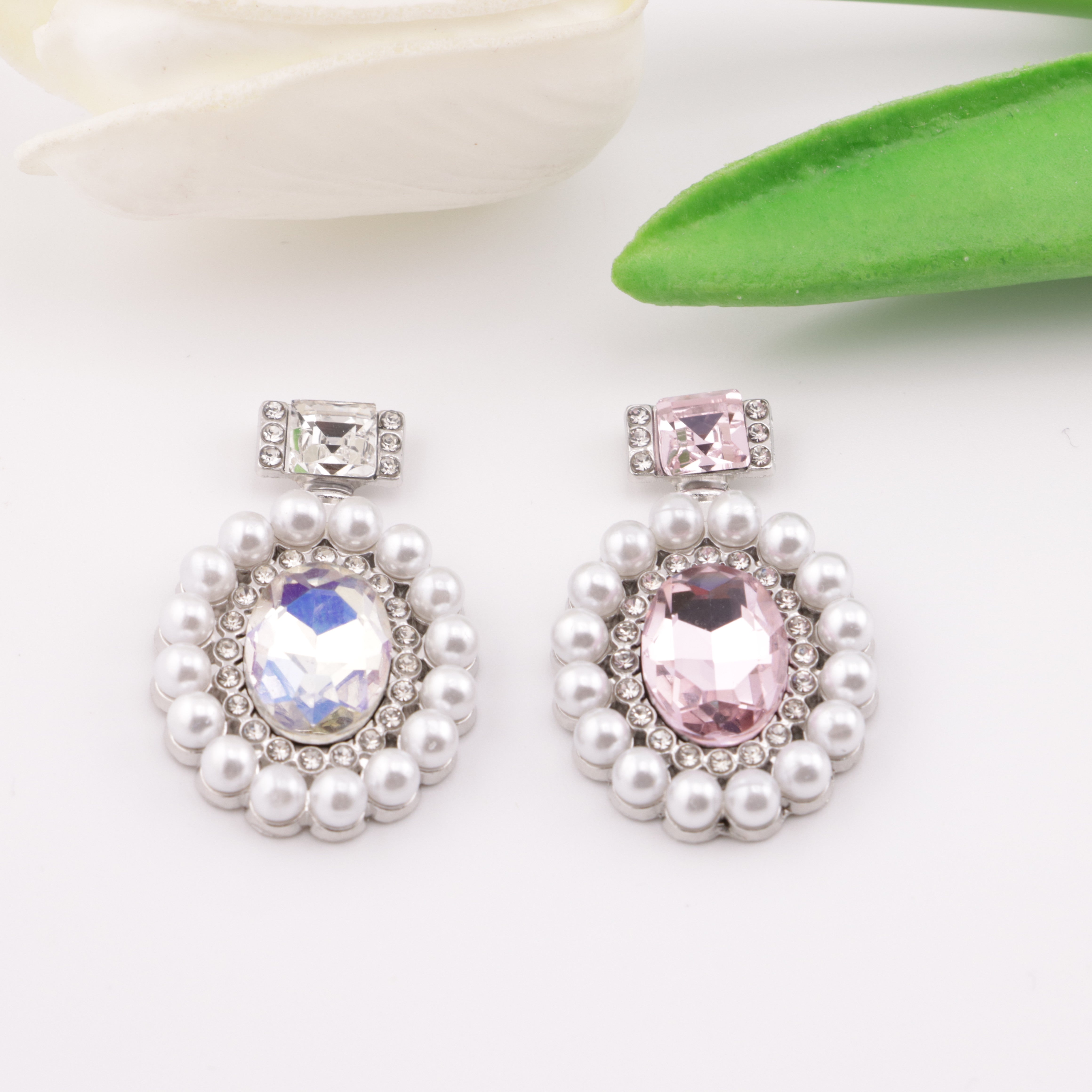 FS2272-35*22mm Diamond-Embedded Pearl Perfume Bottle Alloy Patch