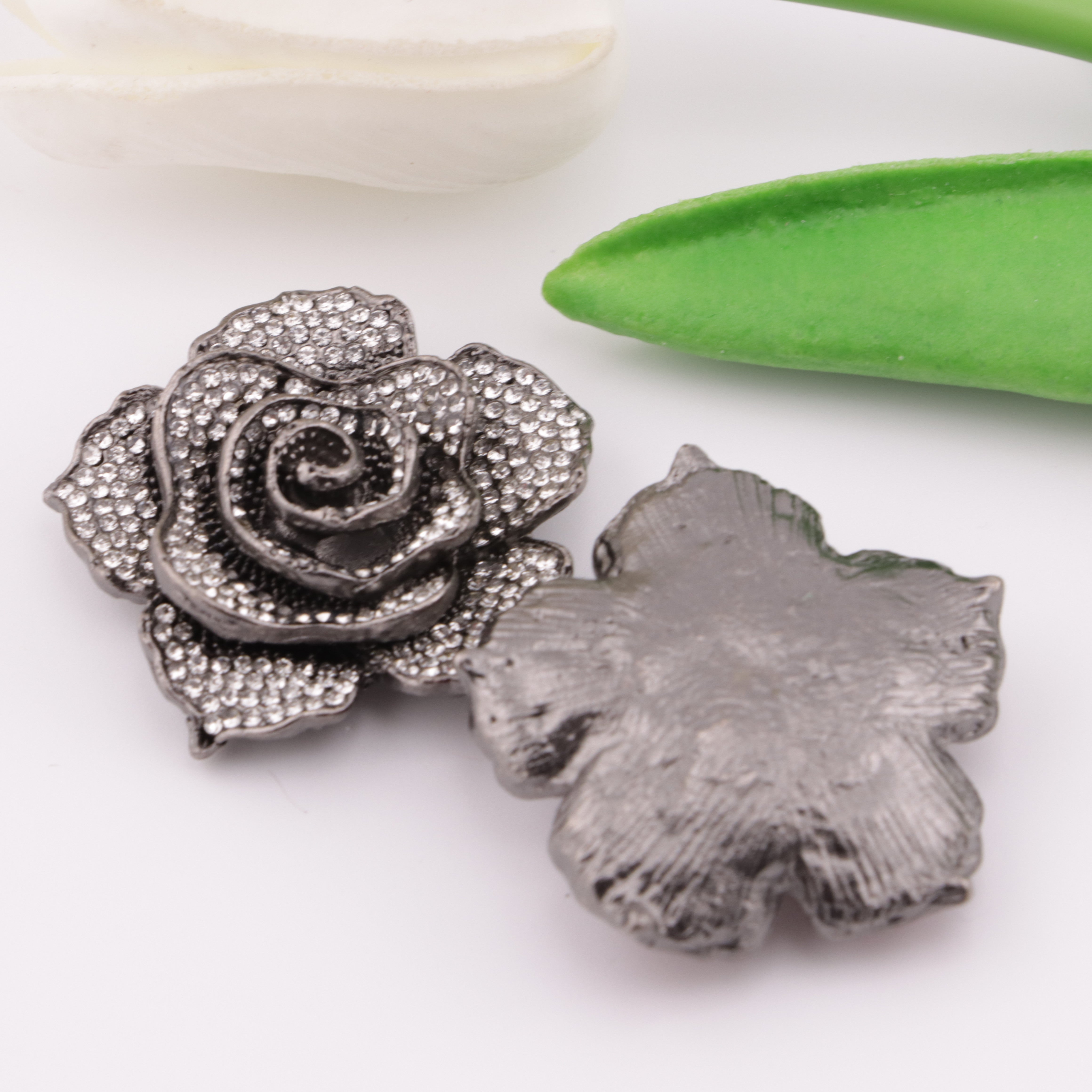FS5054-35mm Full Diamonds Rose Metal Charms (Full-diamond Rose Alloy Patches)