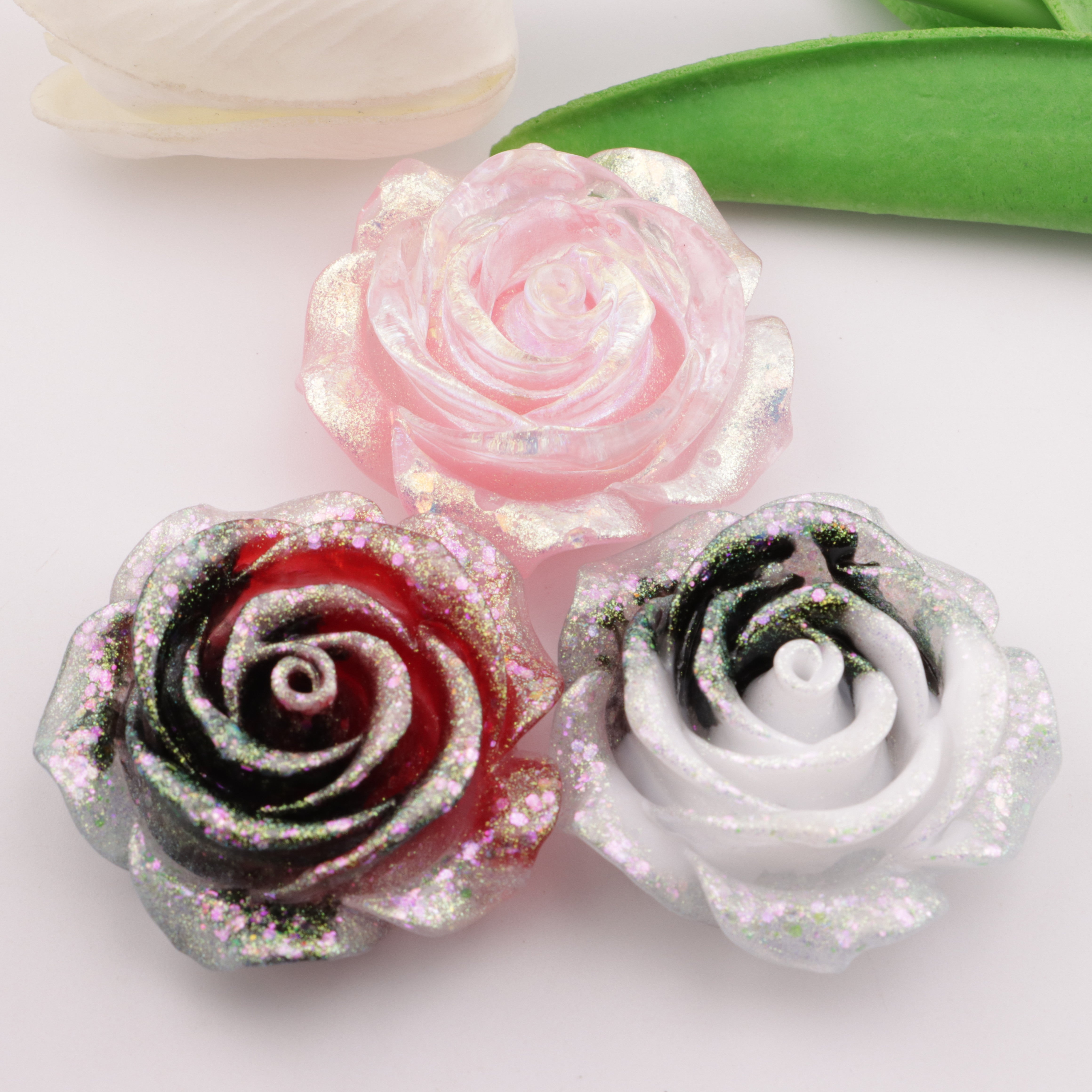 FS4070- 44mm Glowing Big Rose Flower Charms Glowing Big Rose Flowers At Night
