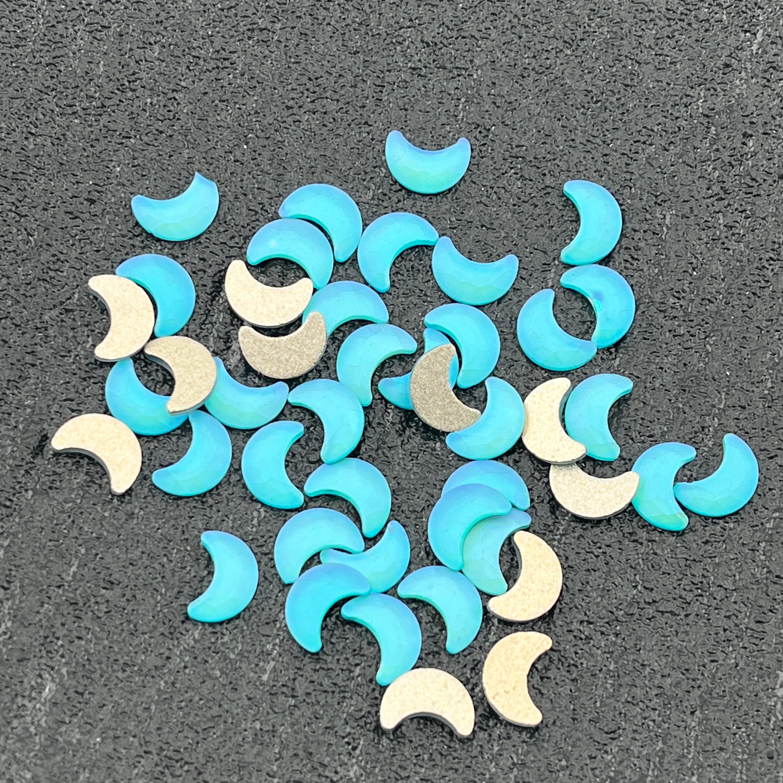 FS2231- 100PCS 7MM Moon Nail Charms For Making Fancy Beads Or Fancy Beadable Pens