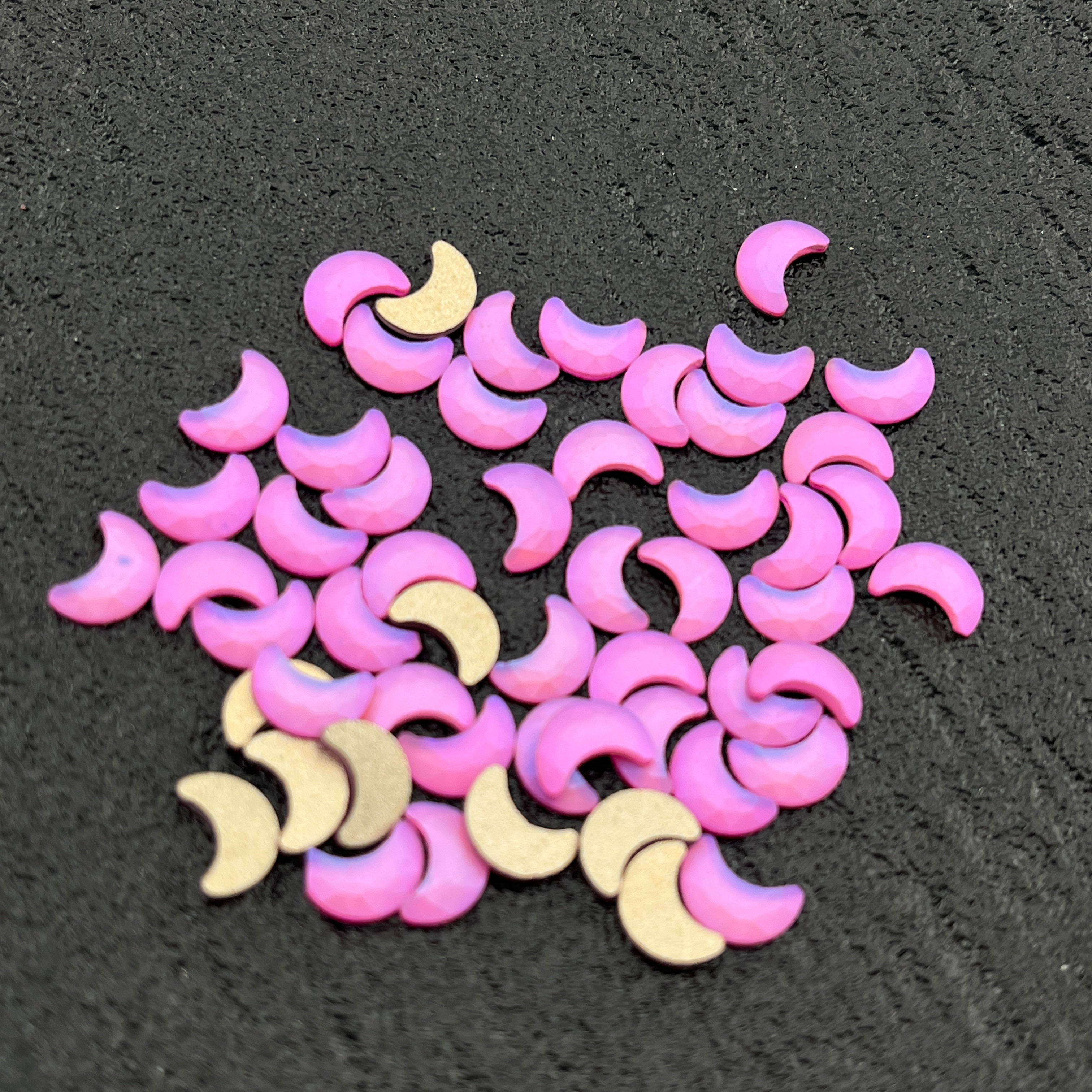 FS2231- 100PCS 7MM Moon Nail Charms For Making Fancy Beads Or Fancy Beadable Pens