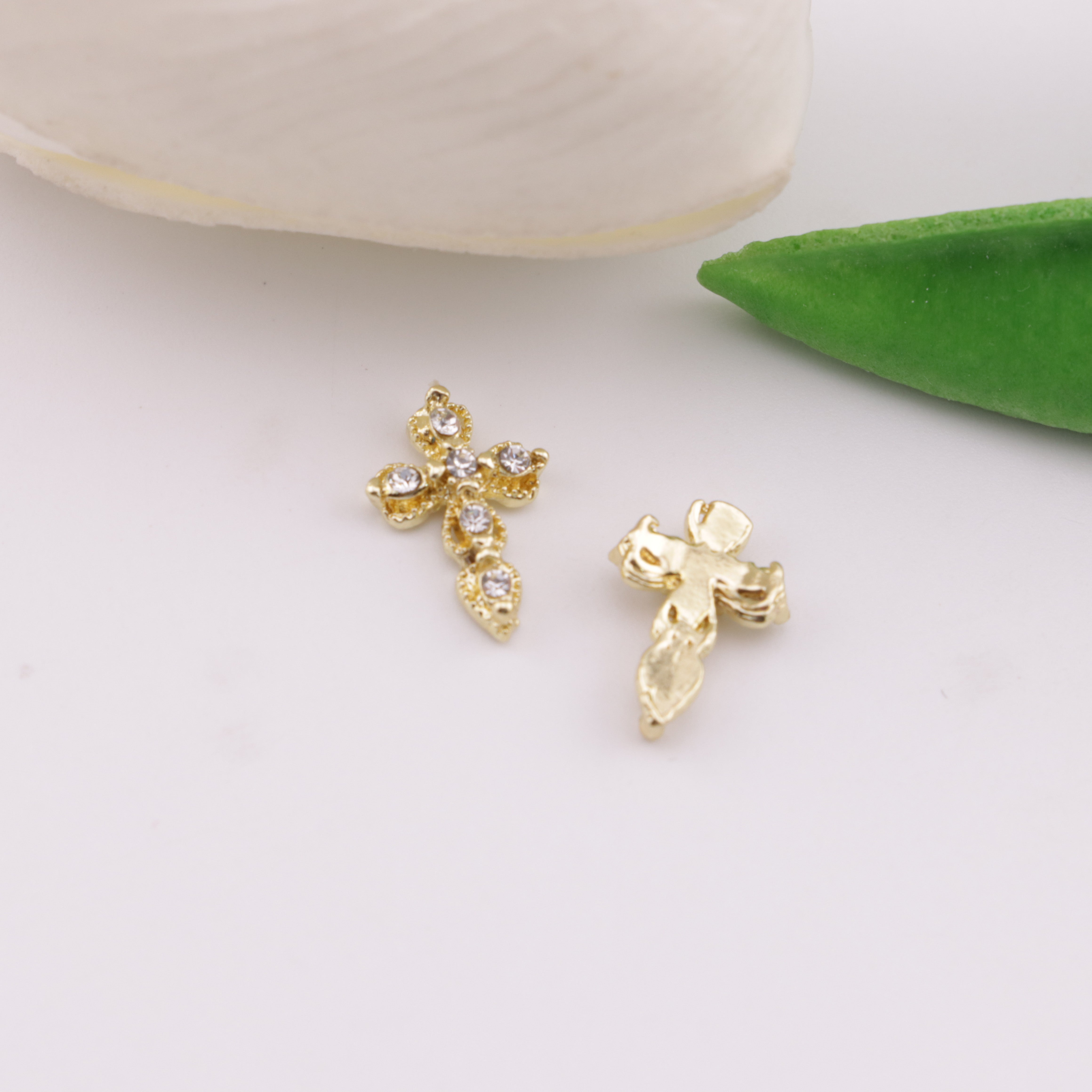 FS6206- 9×13mm Cross Patch With Diamonds Zoe's DIY Shop