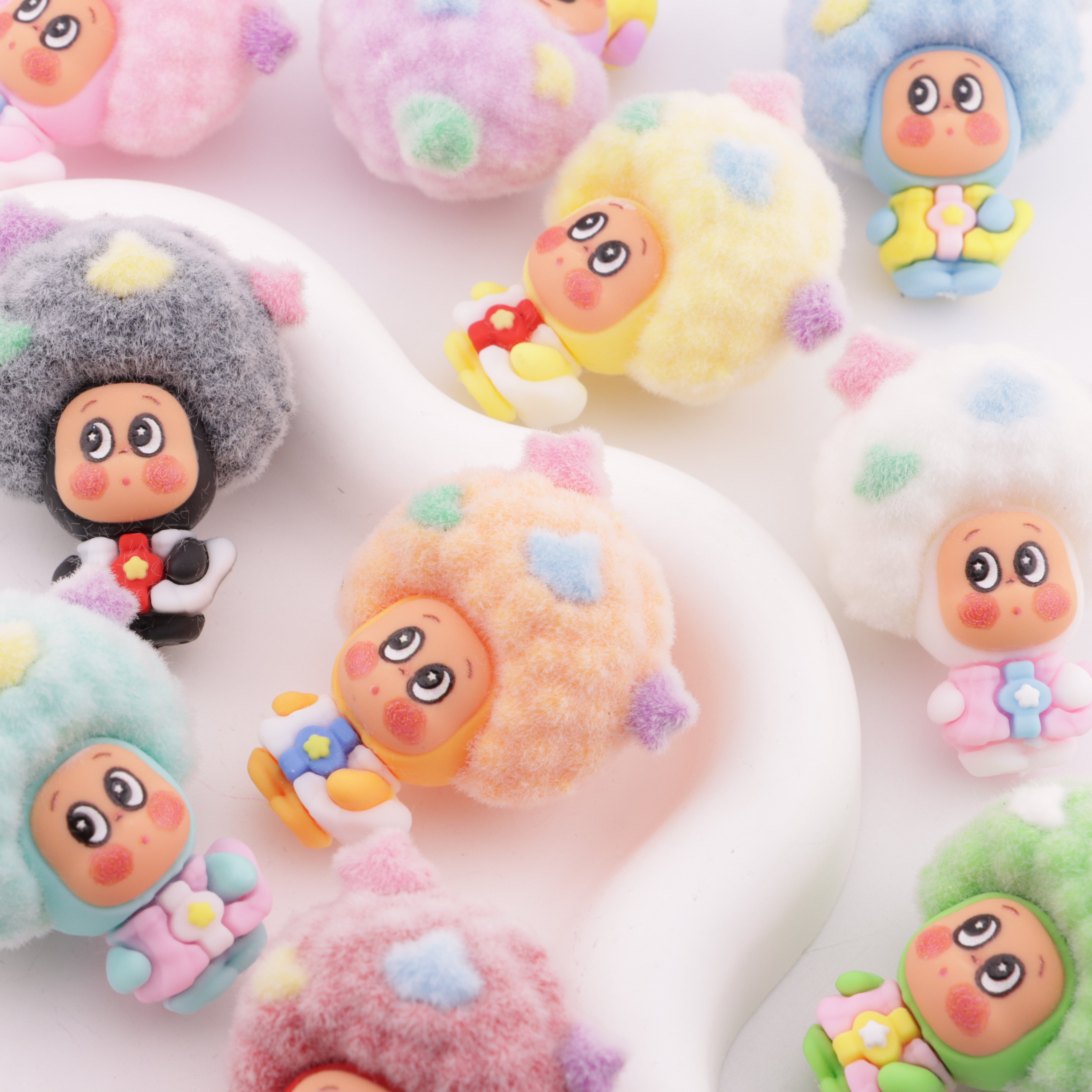 FS6372- 44×35Mm Afro-haired Flocked Alien Star Beads Zoe's DIY Shop