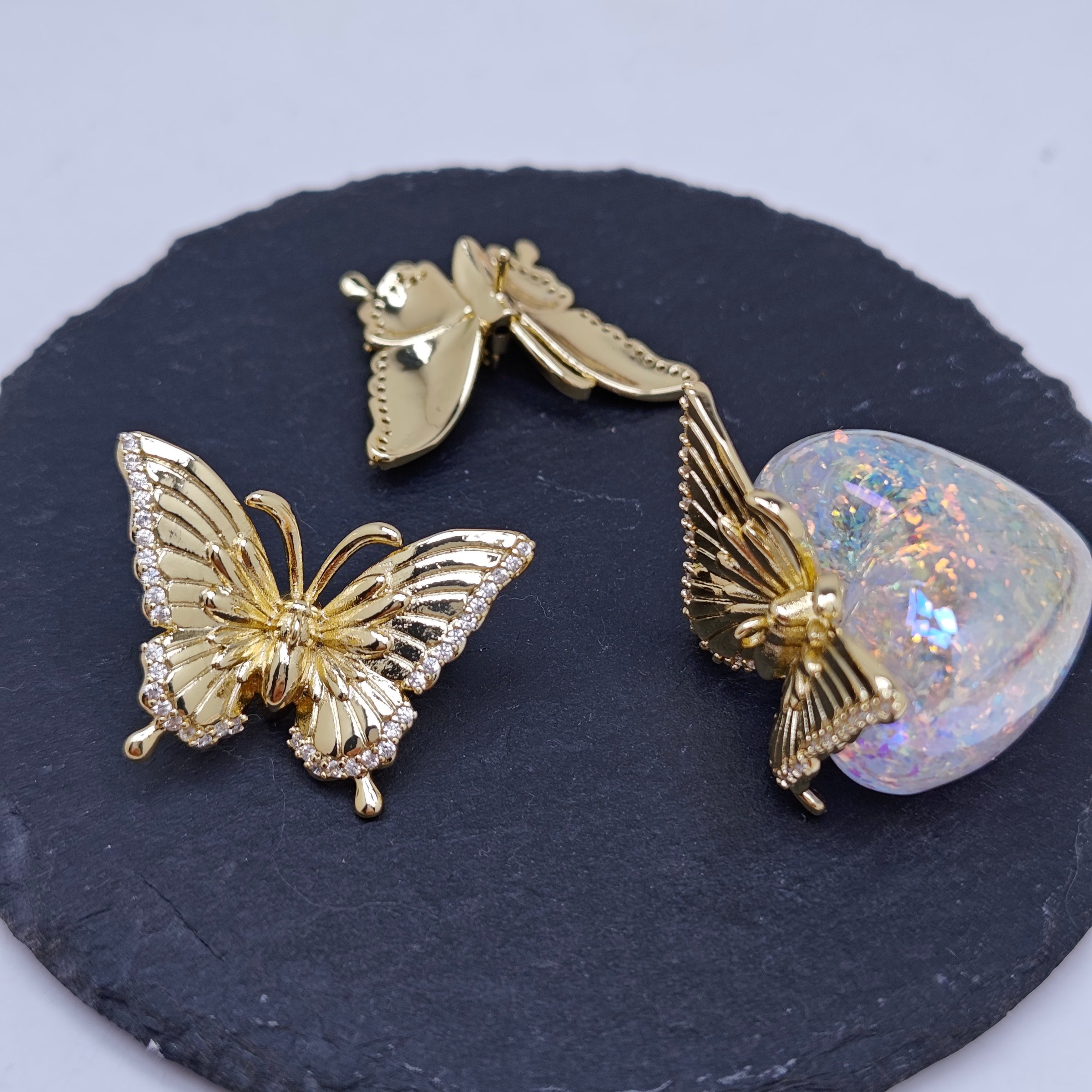 FS4697- Diamonds Gold Butterfly Pin with Pendent Hole