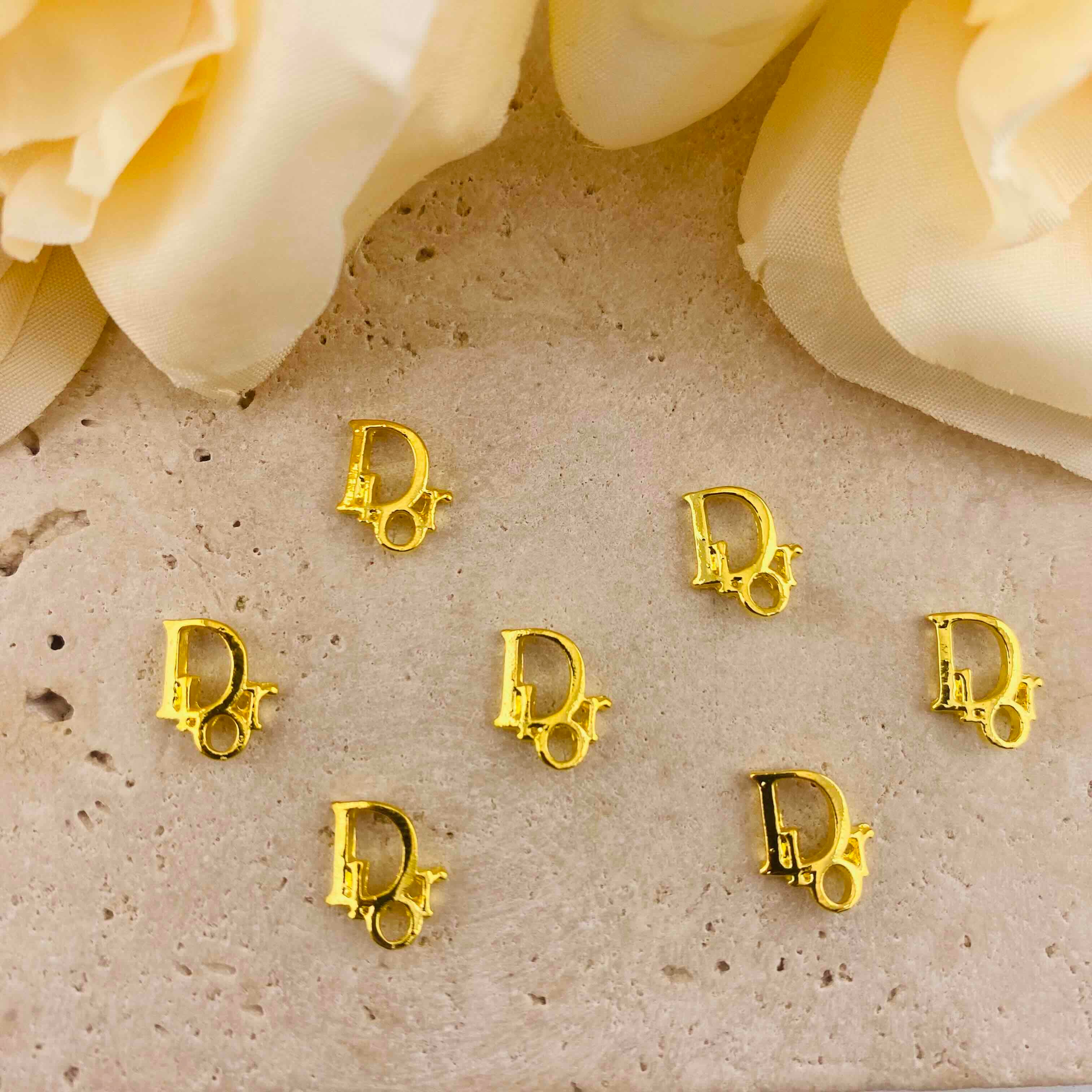 PP20065-About 8*10mm Dor Metal Nail Charms
