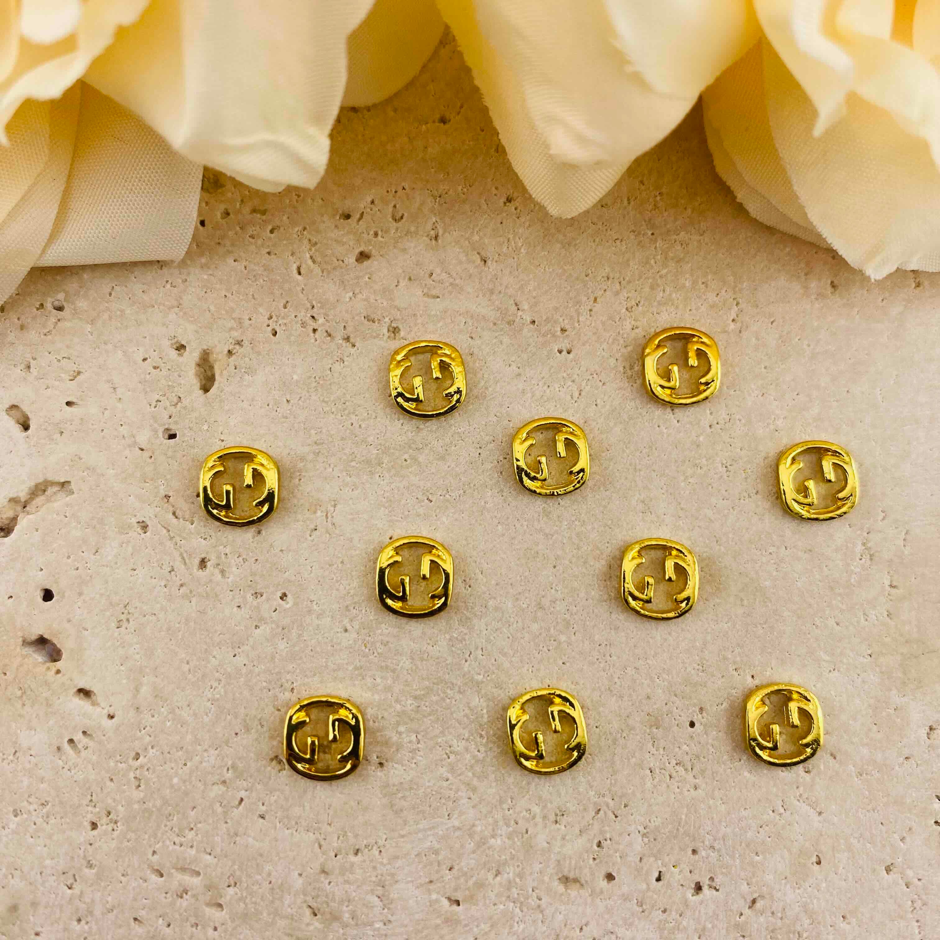 FS4813-  7mm GG Metal Nail Charms