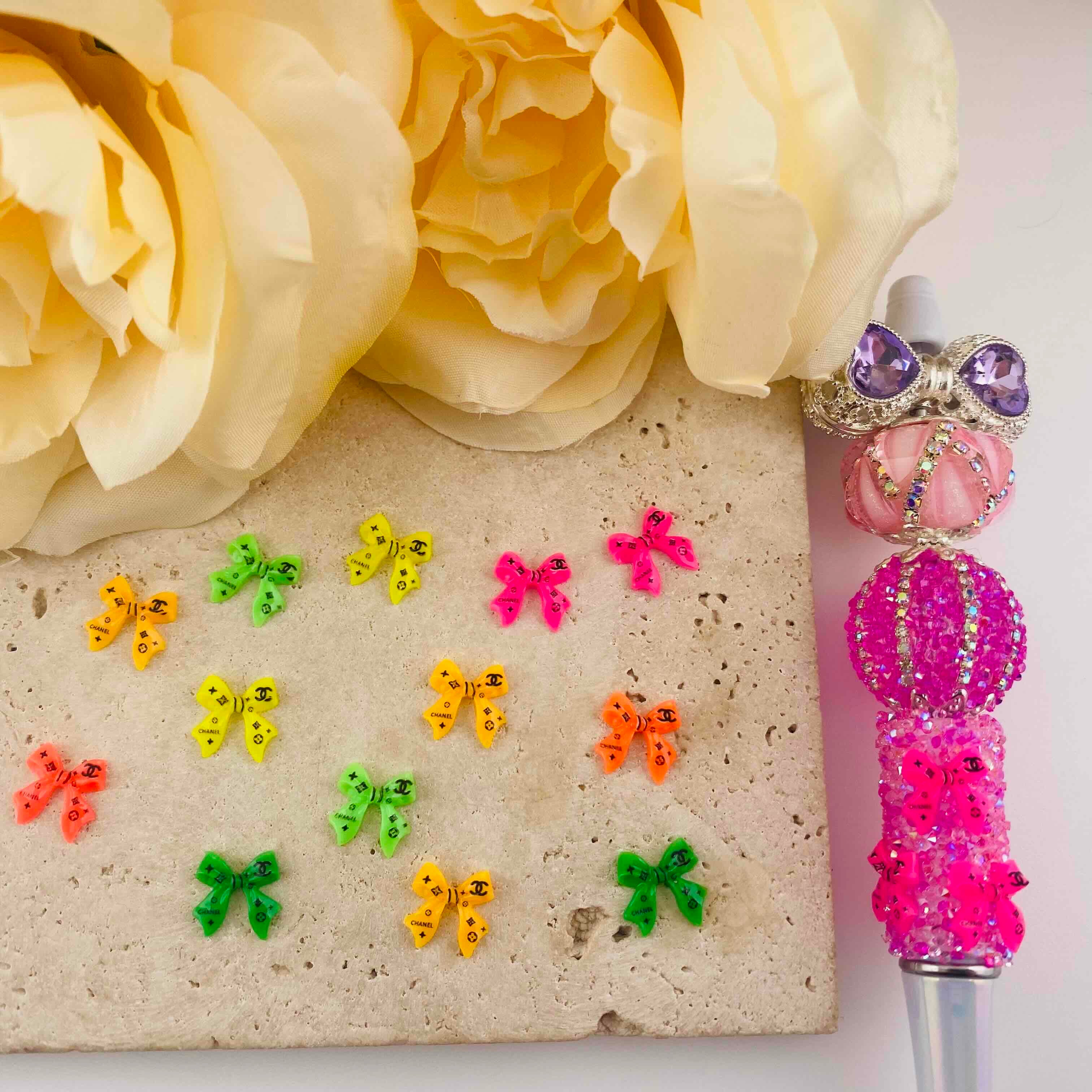 FS19951-About 10*11mm CC Luminous Bow Nail Charms