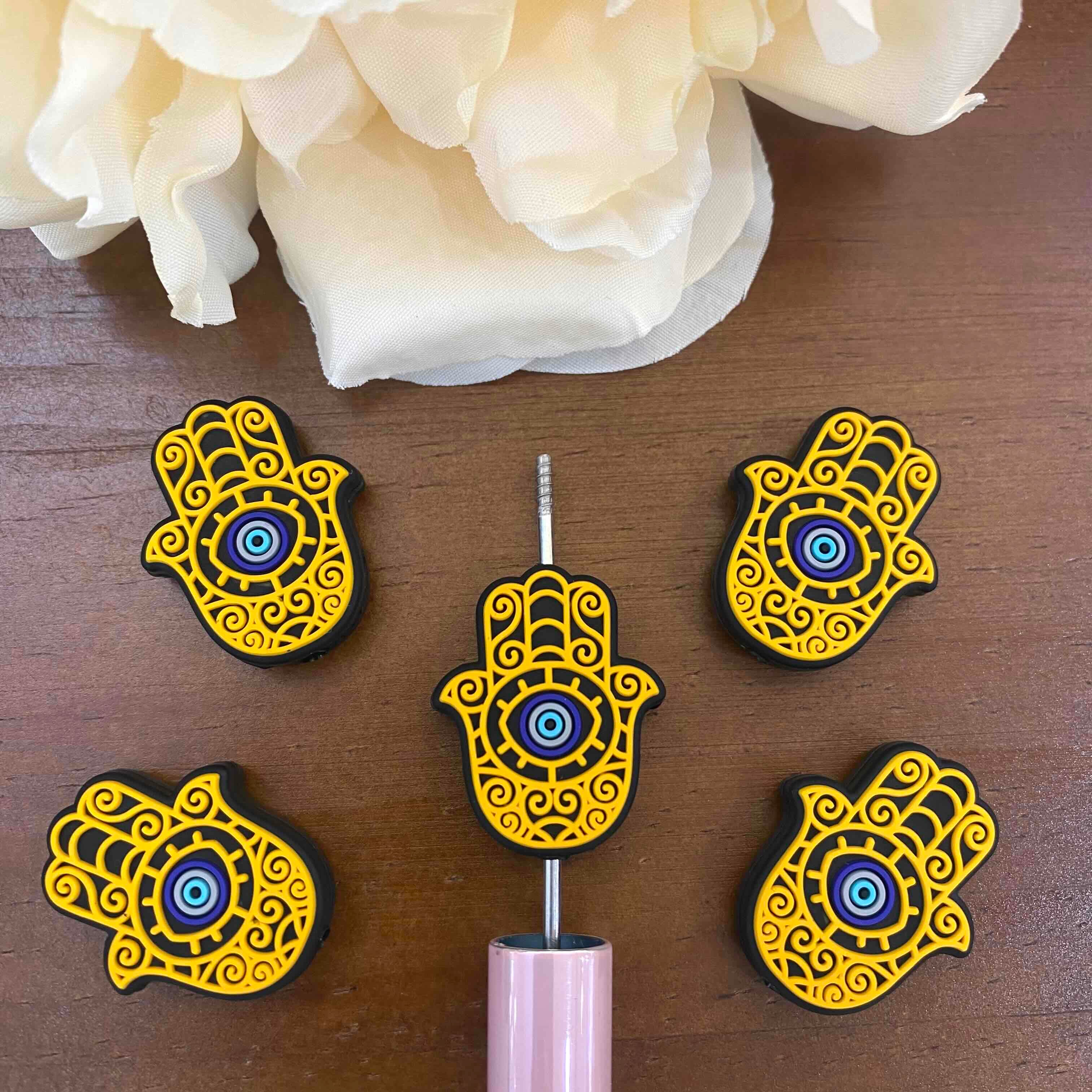 FS20208-Hamsa Hand Flat Silicone Focal Beads