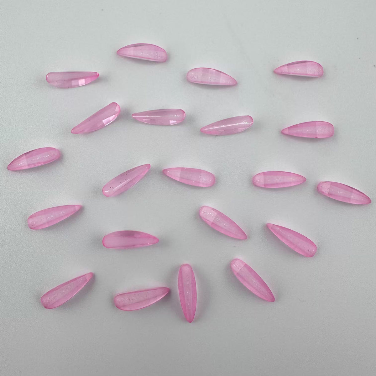 About 3.5×11mm Resin Flower Petals For Making Fancy Beads Or Fancy Beadable Pens