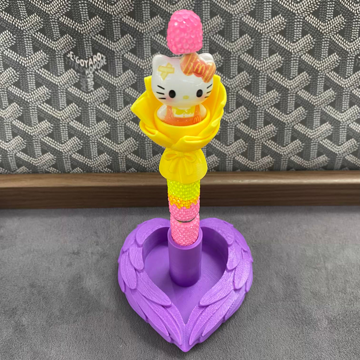 Angle Wings Heart Pen Holer