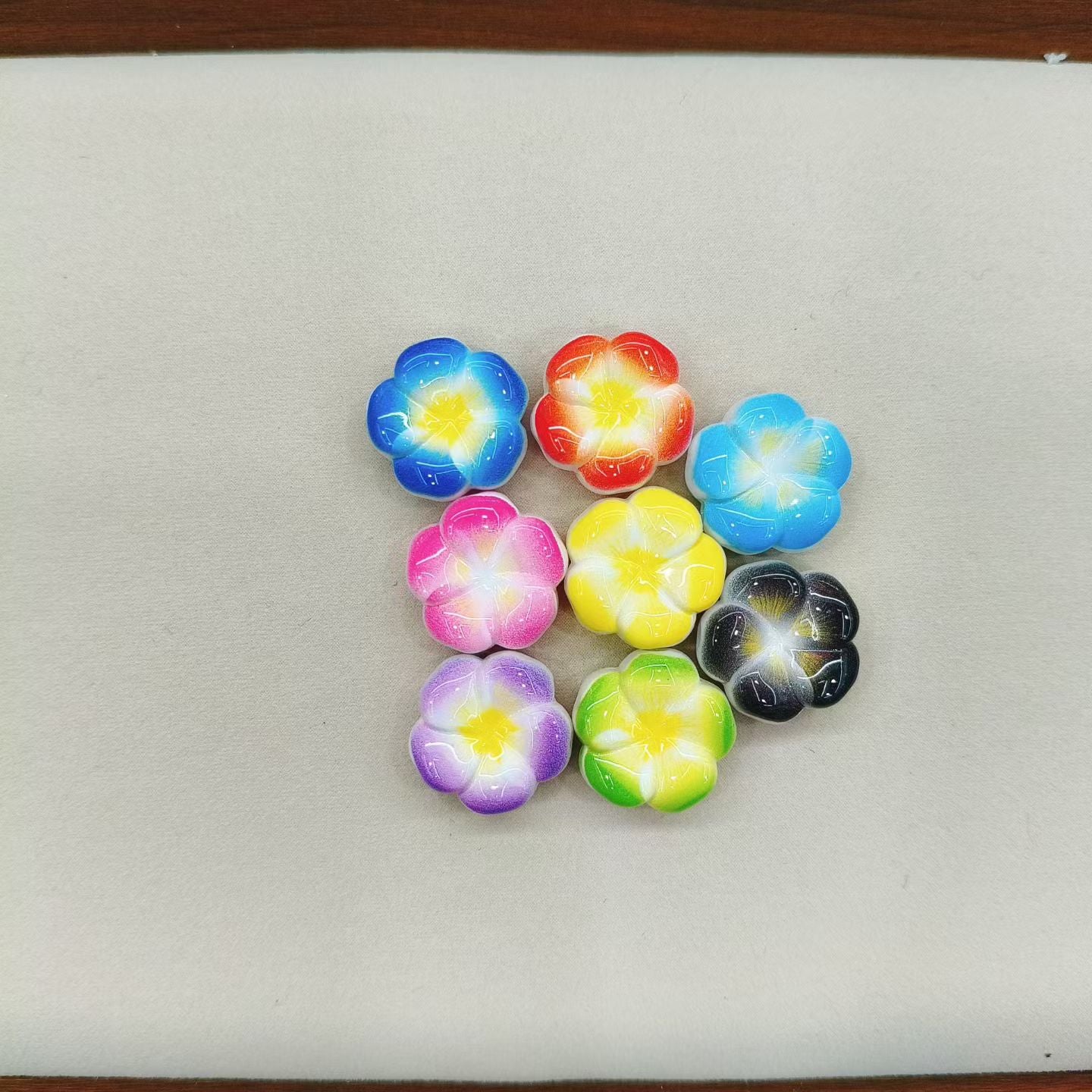 Acrylic Beads Gradient Colors Five-Petaled Flower in Painting Style,For Pen Toppers Or Keychain,Random Mix