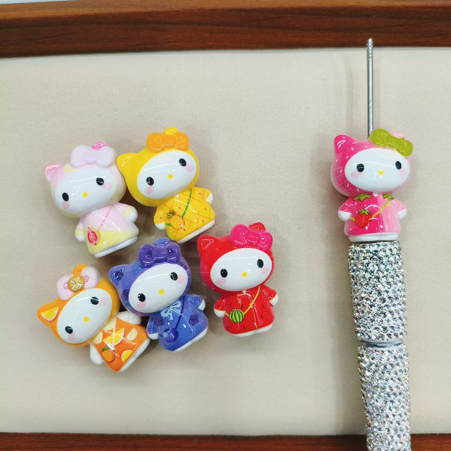 3D Cute Cartoon Cat  Figurine Bead With  Fruit‑Themed Six Colorways,For Pen Toppers Or Keychain,Random Mix