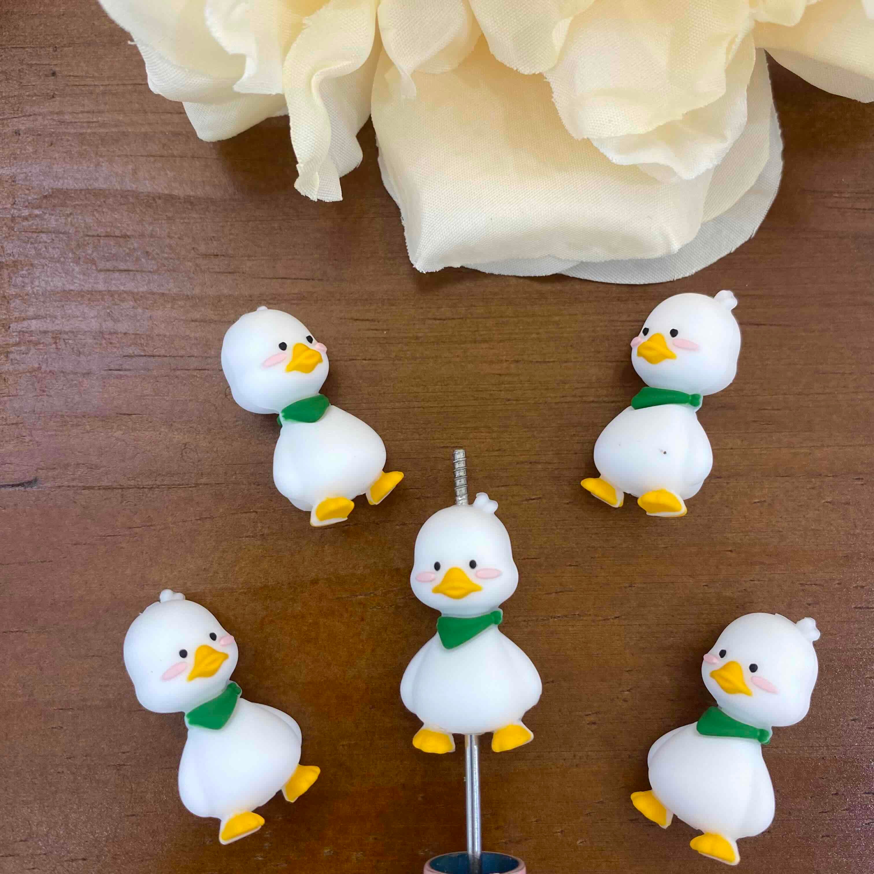 FS20227-3D Duck Silicone Focal Beads