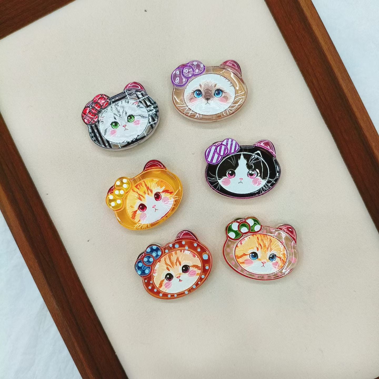 Semi-Clear Kitten Head with Various Style Bowtie Acrylic Beads, 25*31MM,For Pen Toppers Or Keychain, Random Mix