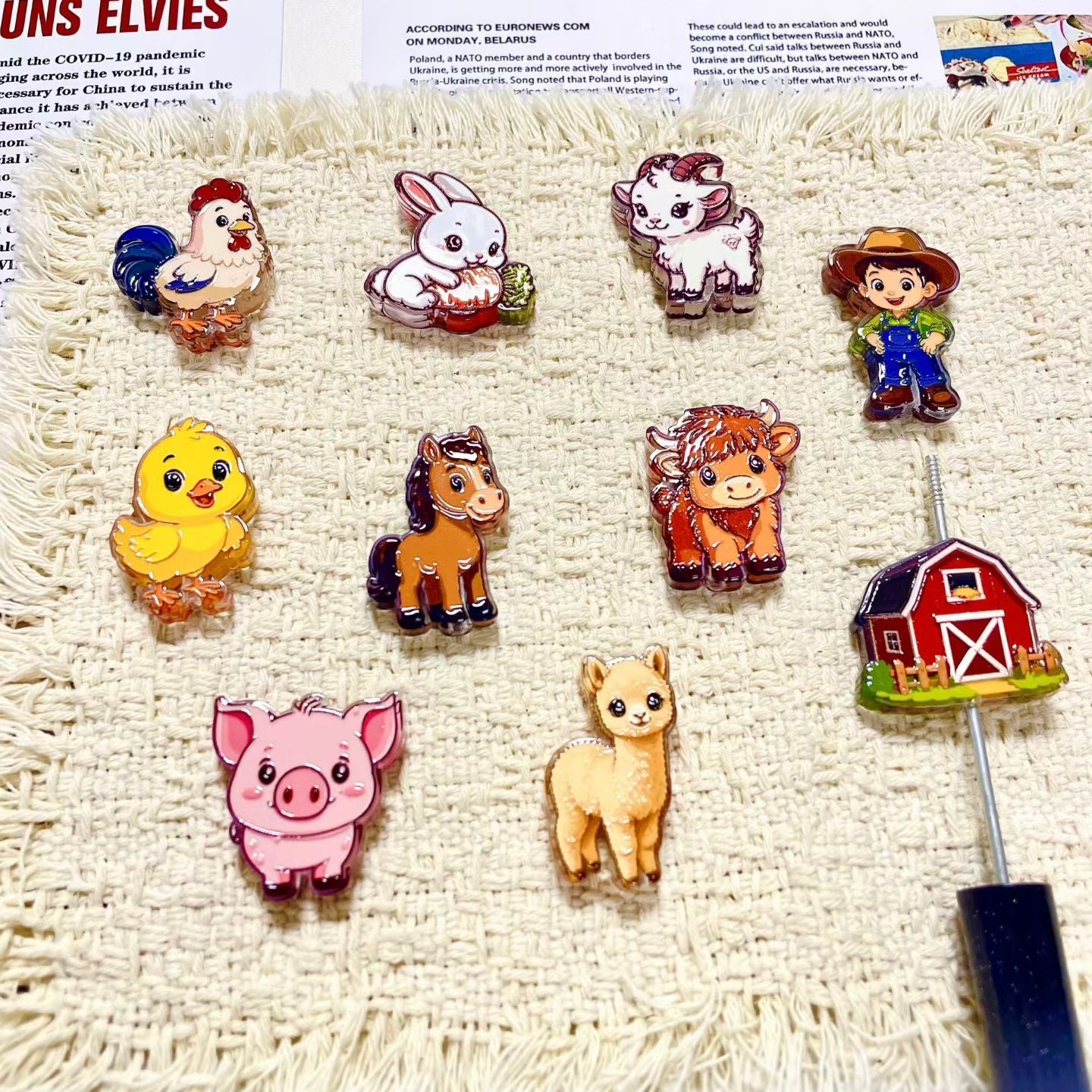 Farm Animals and Cowboy Acrylic Beads, Pig Highland Cow Goat Alpaca Rooster Chick Horse Rabbit Farmhouse, Semi-Clear, Random Mix,For Pen Toppers