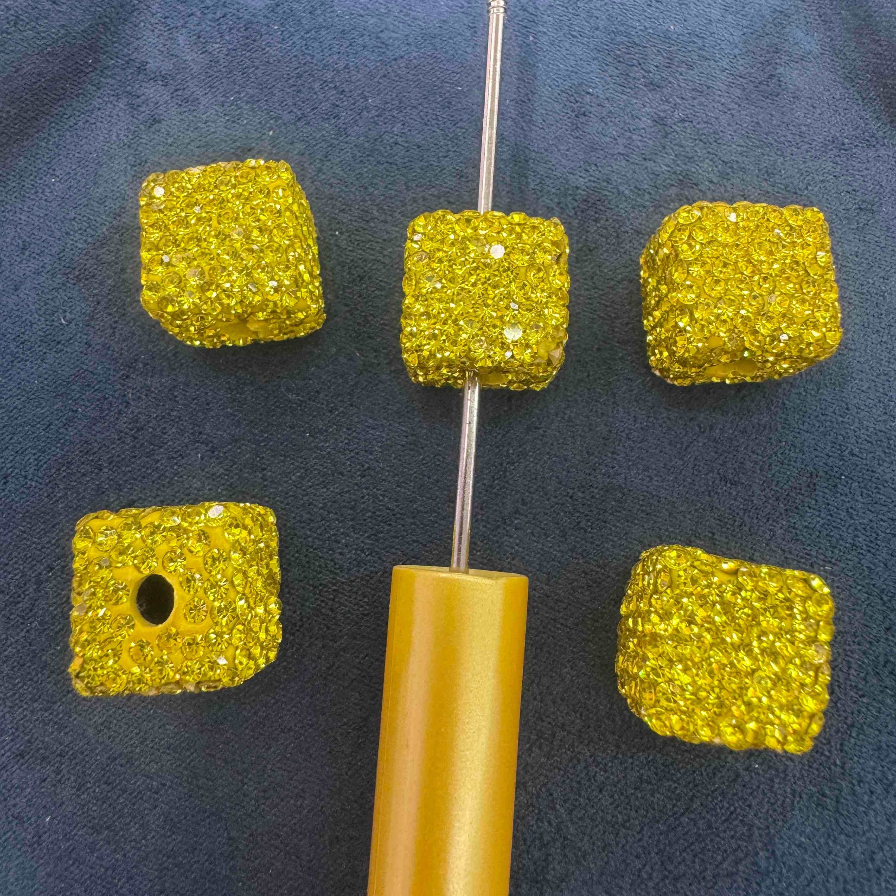 FS20231-16mm Solid Color Rhinestone Clay Cube Beads