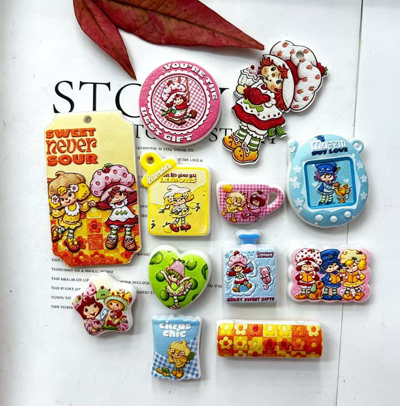Embossed Vintage Strawberry Girl Cartoon Series Focal Beads and Pendants, Random Mix