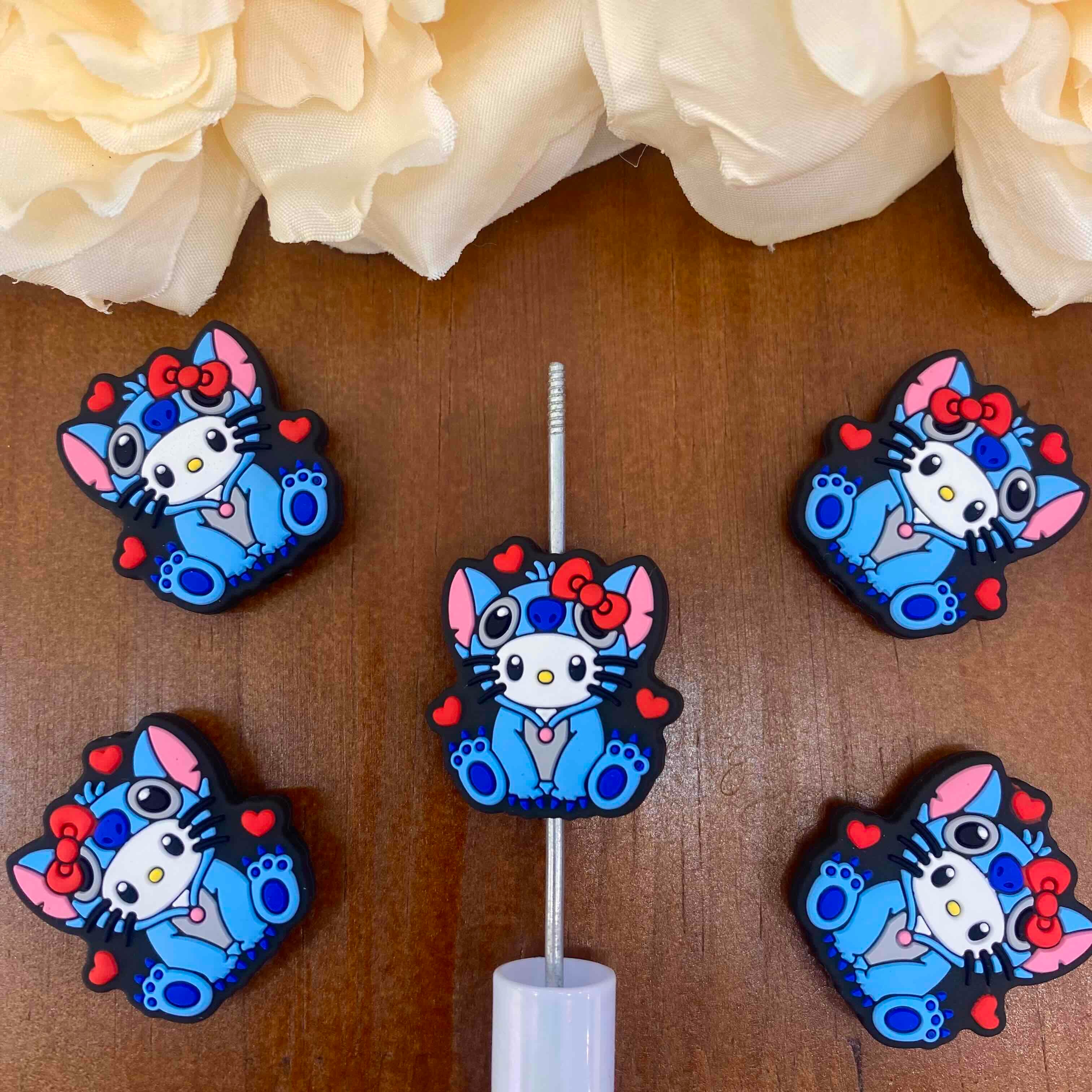 FS20465-Hello Kitty Flat Silicone Focal Beads