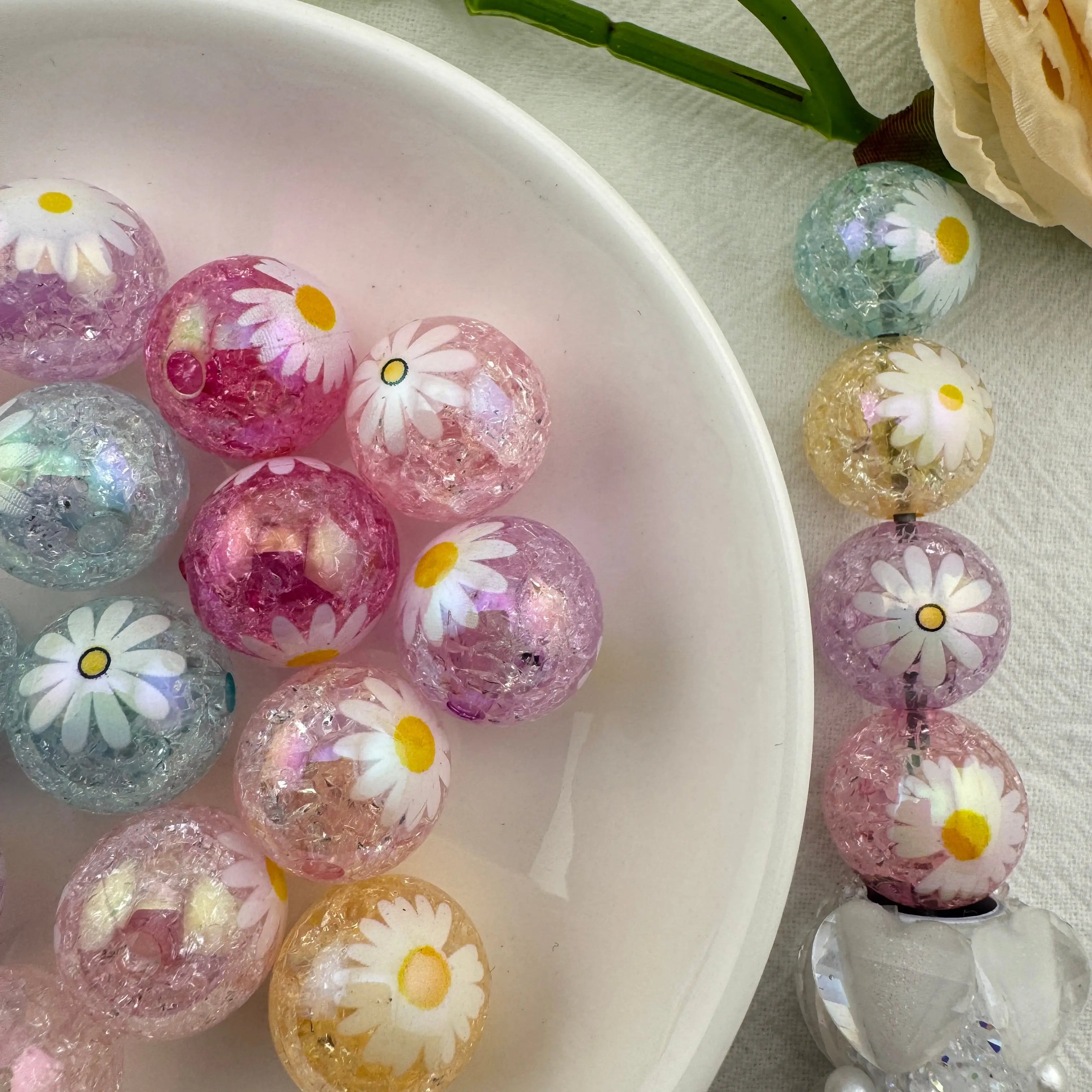 16mm Cracked Daisy Flower Printed Acrylic Beads Zoe's DIY Shop