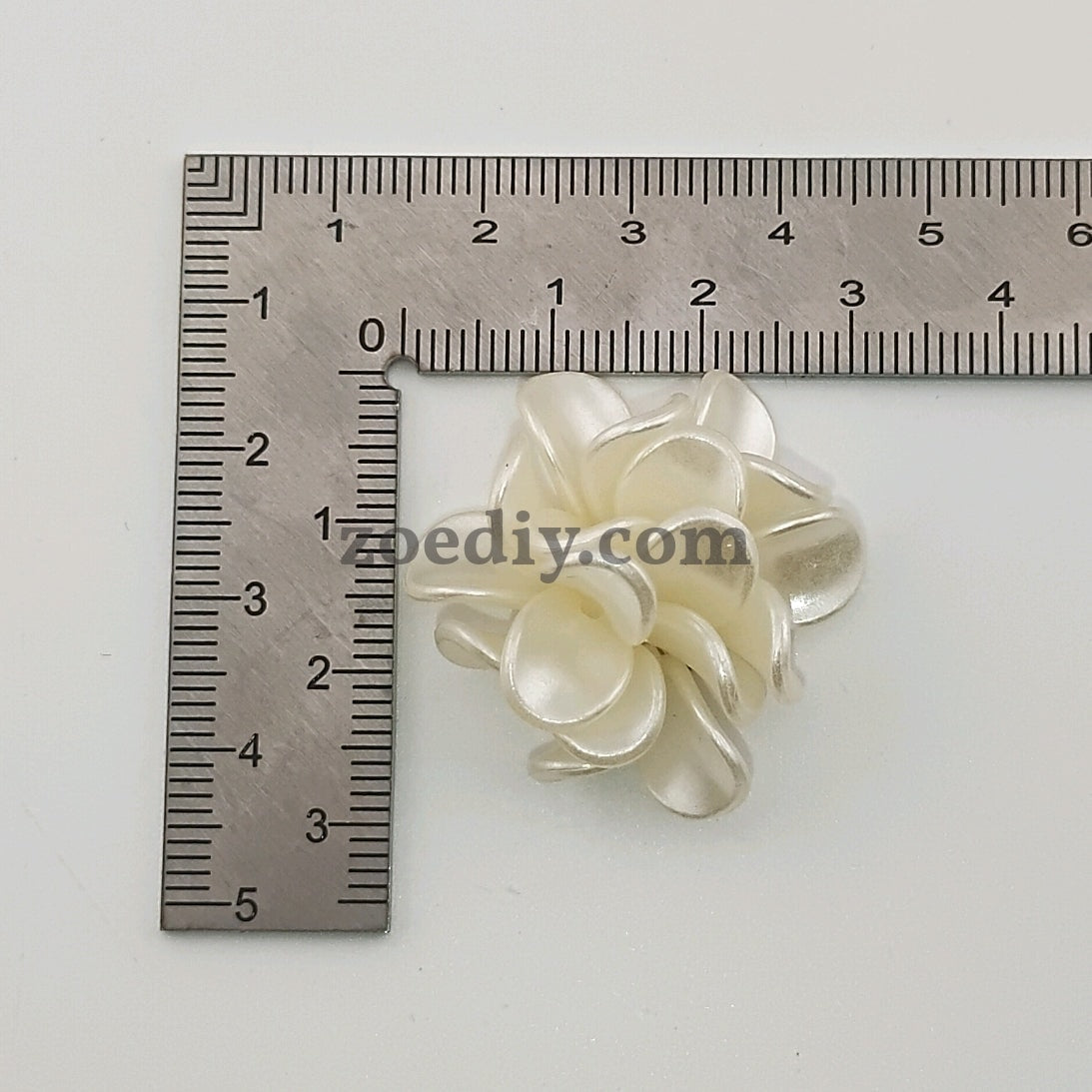 FS1002- 27MM White Frosted Cherry Blossoms With Multiple Petals Acrylic Accessories