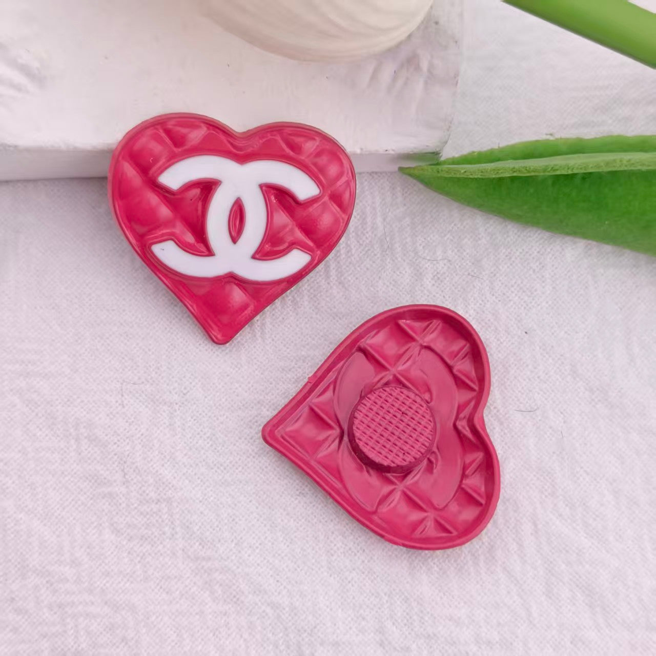 FS3069- Double C Heart Checkered High-Class Metal Oil-Dripping Zoe's DIY Shop
