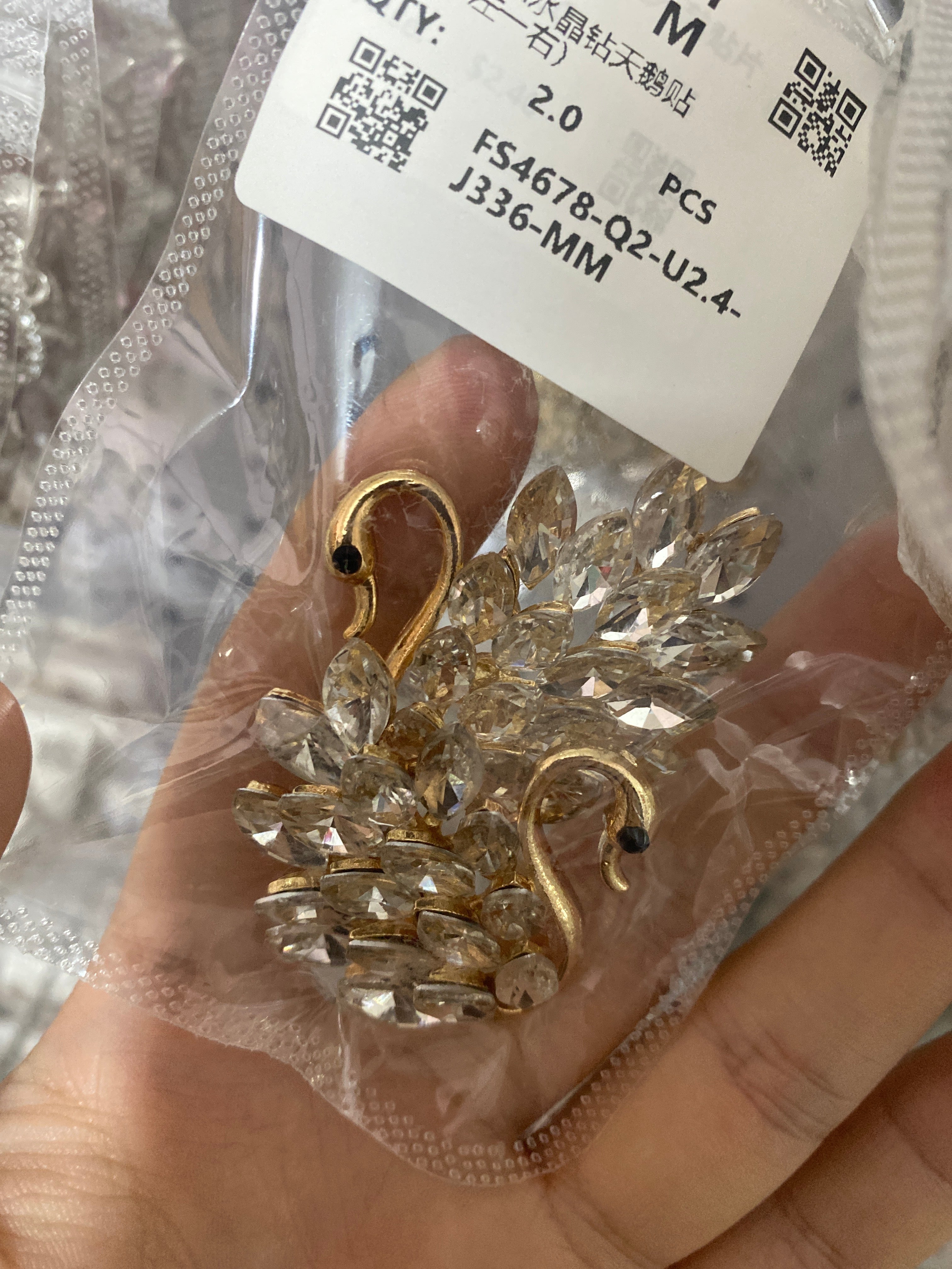 FS4678- 41×44Mm Crystal Diamond Swan Patches (One Left And One Right) Zoe's DIY Shop
