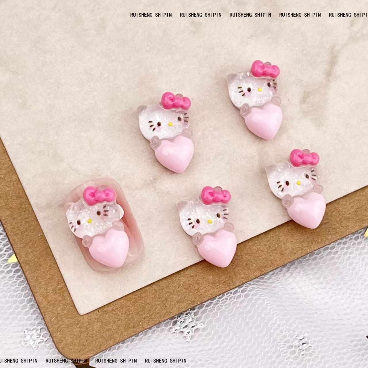FS4102- 9*14Mm Hk With Heart Charms Kitty Holding Heart Patches
