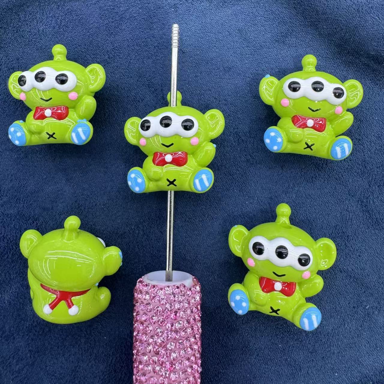 Alien 3D Handpainted Acrylic Beads, suitable for making key pendants