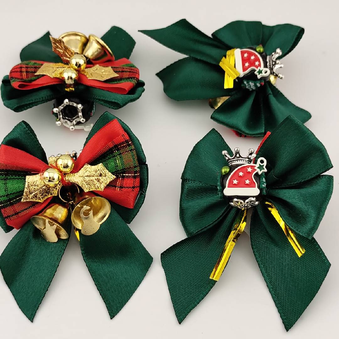 1 Piece Green Bow Christmas Hat Bells Resin Beads