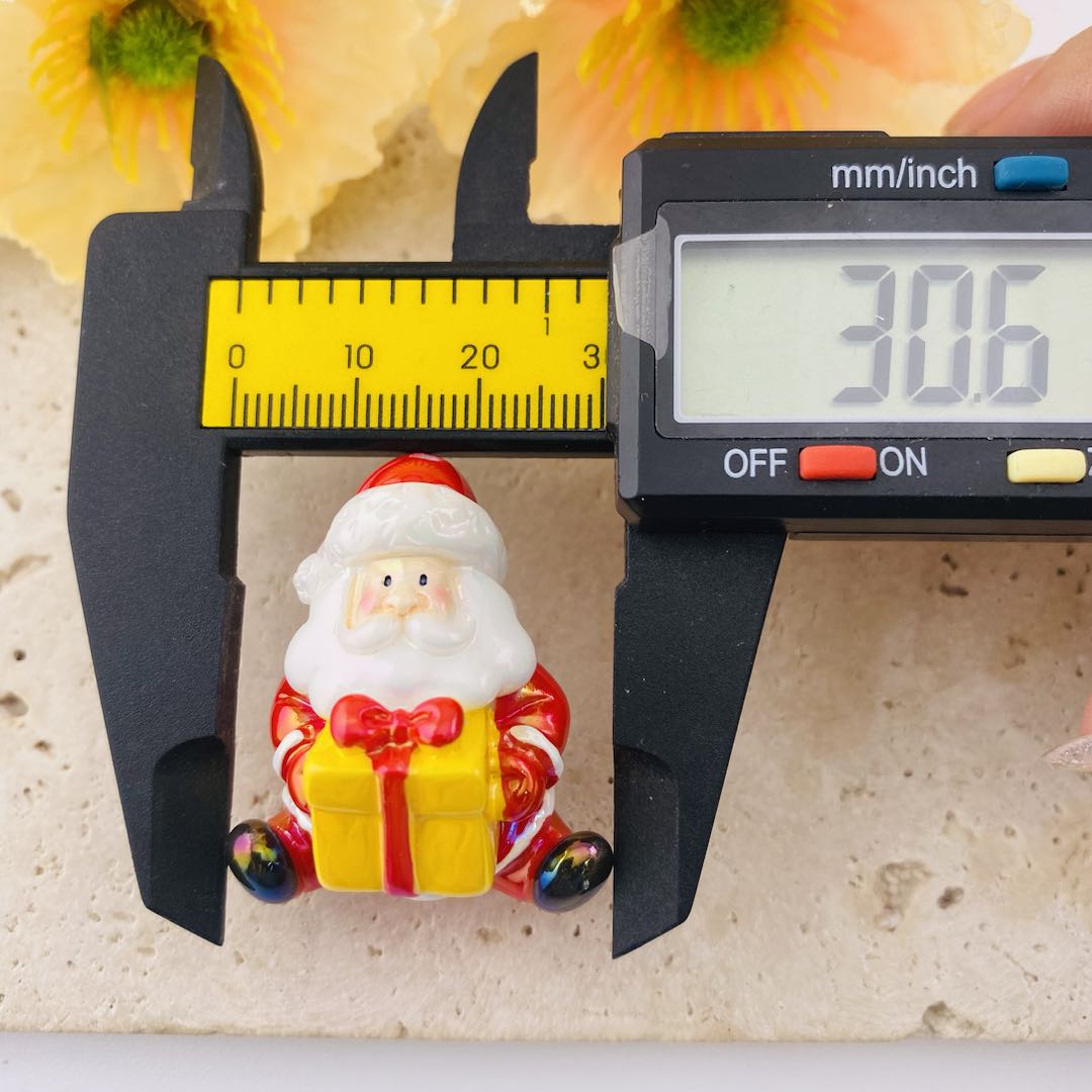 FS19592-About 31*35mm Santa Claus Beads