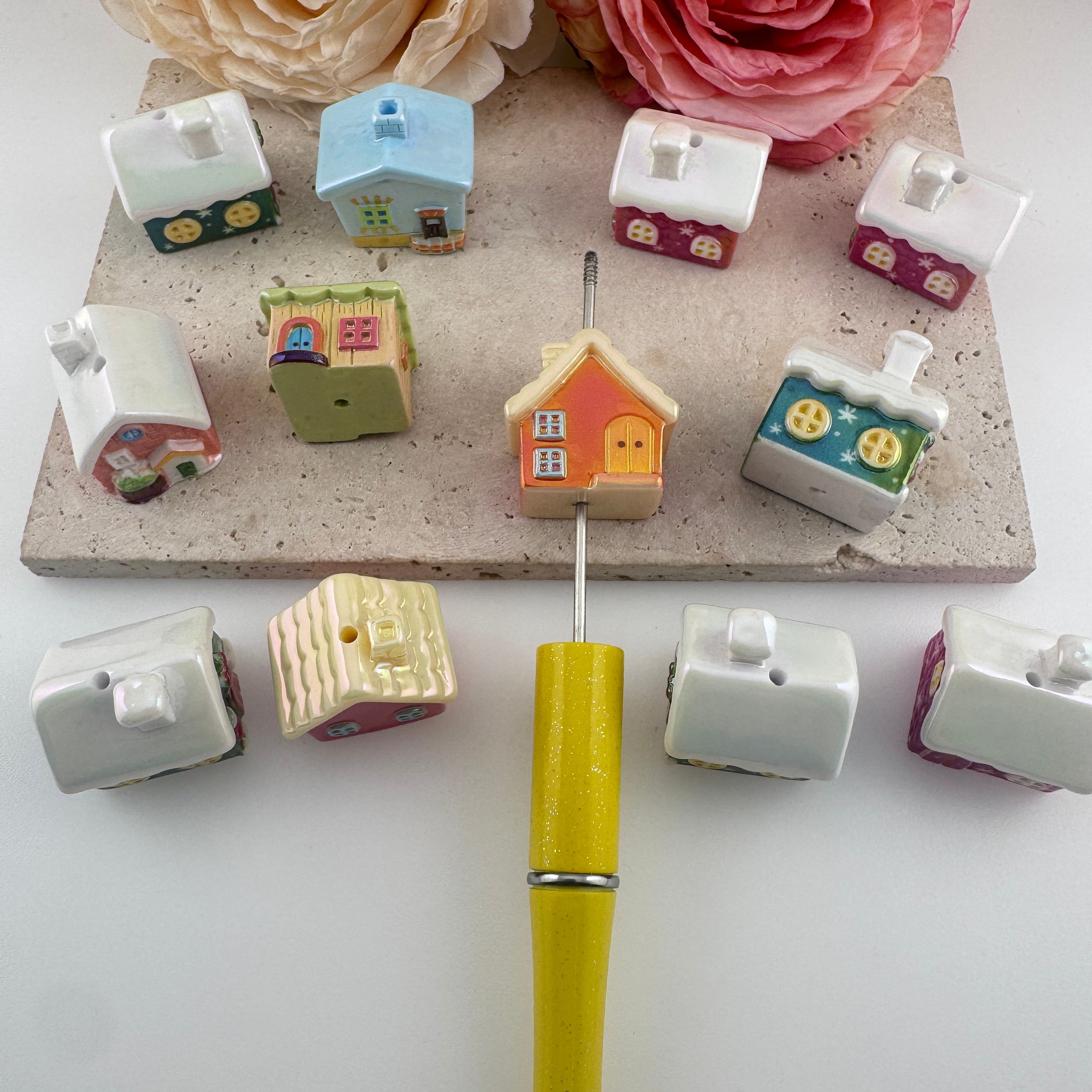 FS19665-About 21*22mm House Resin Beads