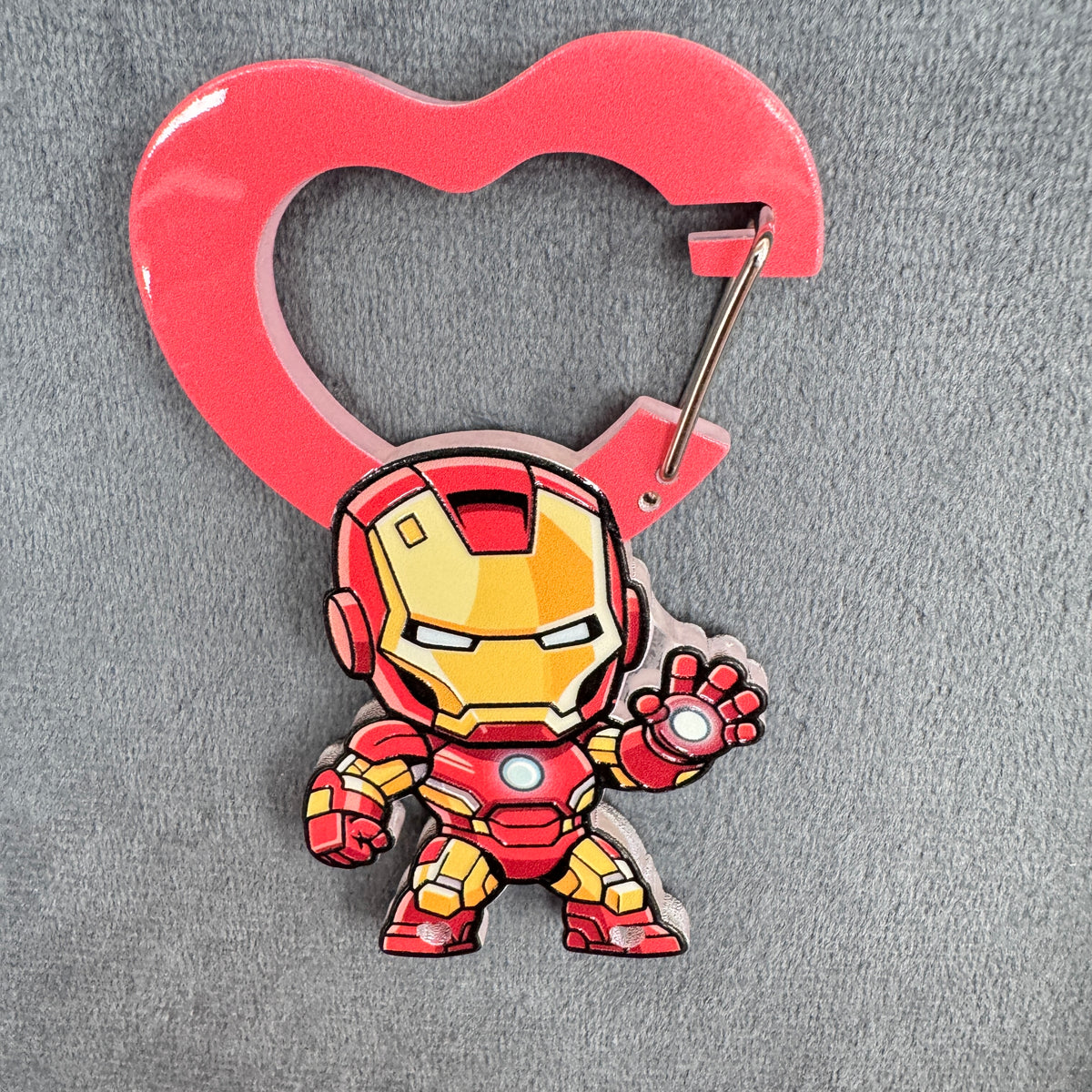 Cute Marvel Iron Man Acrylic Heart Carabiner Keychain, Chibi Superhero Red Bag Charm, Key Ring Clip Accessories