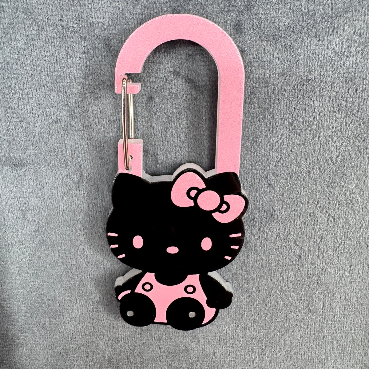 Cute Black & Pink Hello Kitty Acrylic Carabiner Keychain, Sanrio Kawaii Black Kitty Pink Bow Bag Charm, Key Ring Clip Accessories