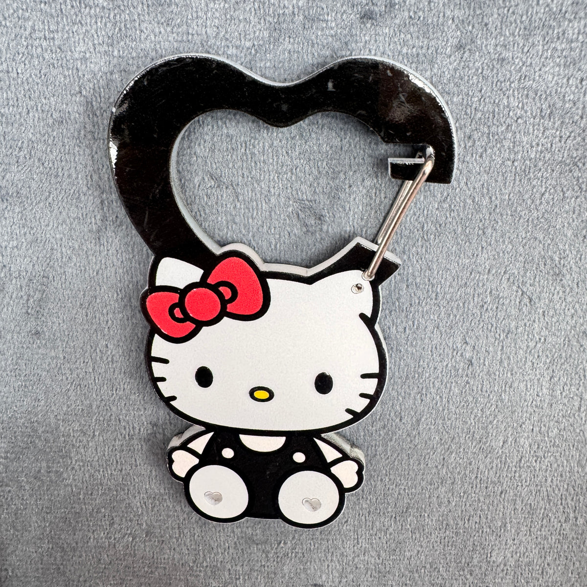 Cute Hello Kitty Black Heart Acrylic Carabiner Keychain, Sanrio Kawaii Kitty Red Bow Black Overalls Bag Charm, Key Ring Clip Accessories