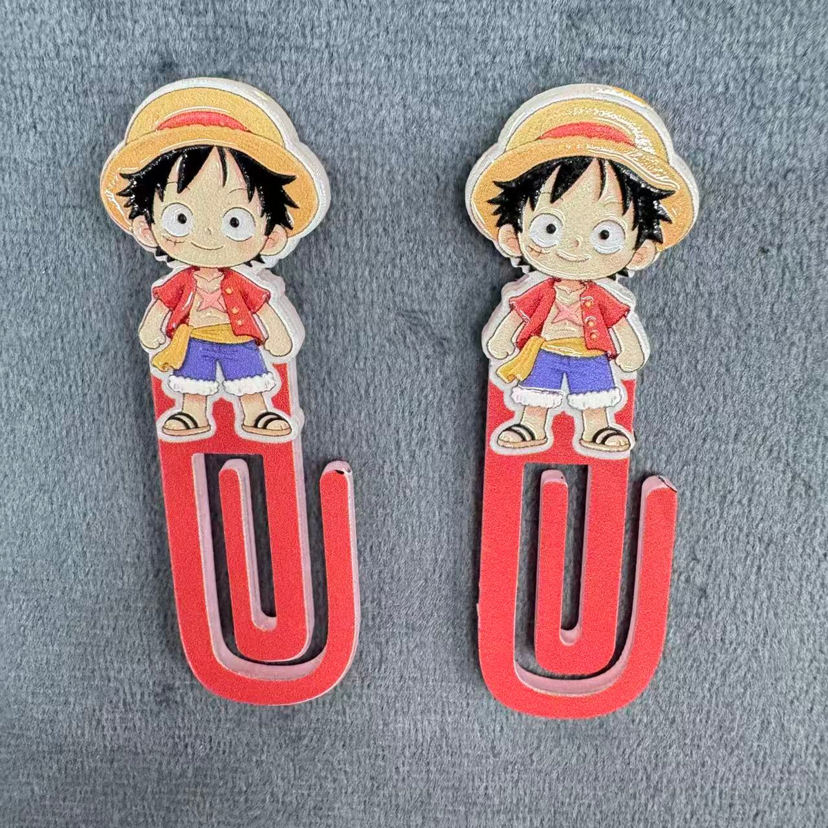 Cute One Piece Monkey D. Luffy Acrylic Paper Clip Bookmark Set, Anime Red Straw Hat Captain Kawaii Stationery Accessories, Page Marker Clip for Office & School