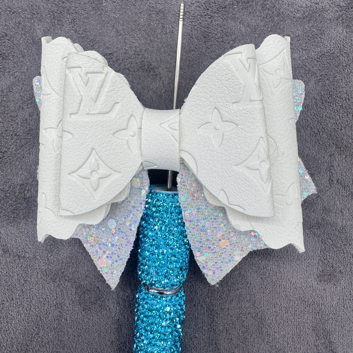 Designer Style Monogram Embossed Faux Leather Bow Pen Toppers Set, Glitter Layered Leather Bowknot Craft Charms for DIY Beadable Pens, Keychains & Hair Accessories