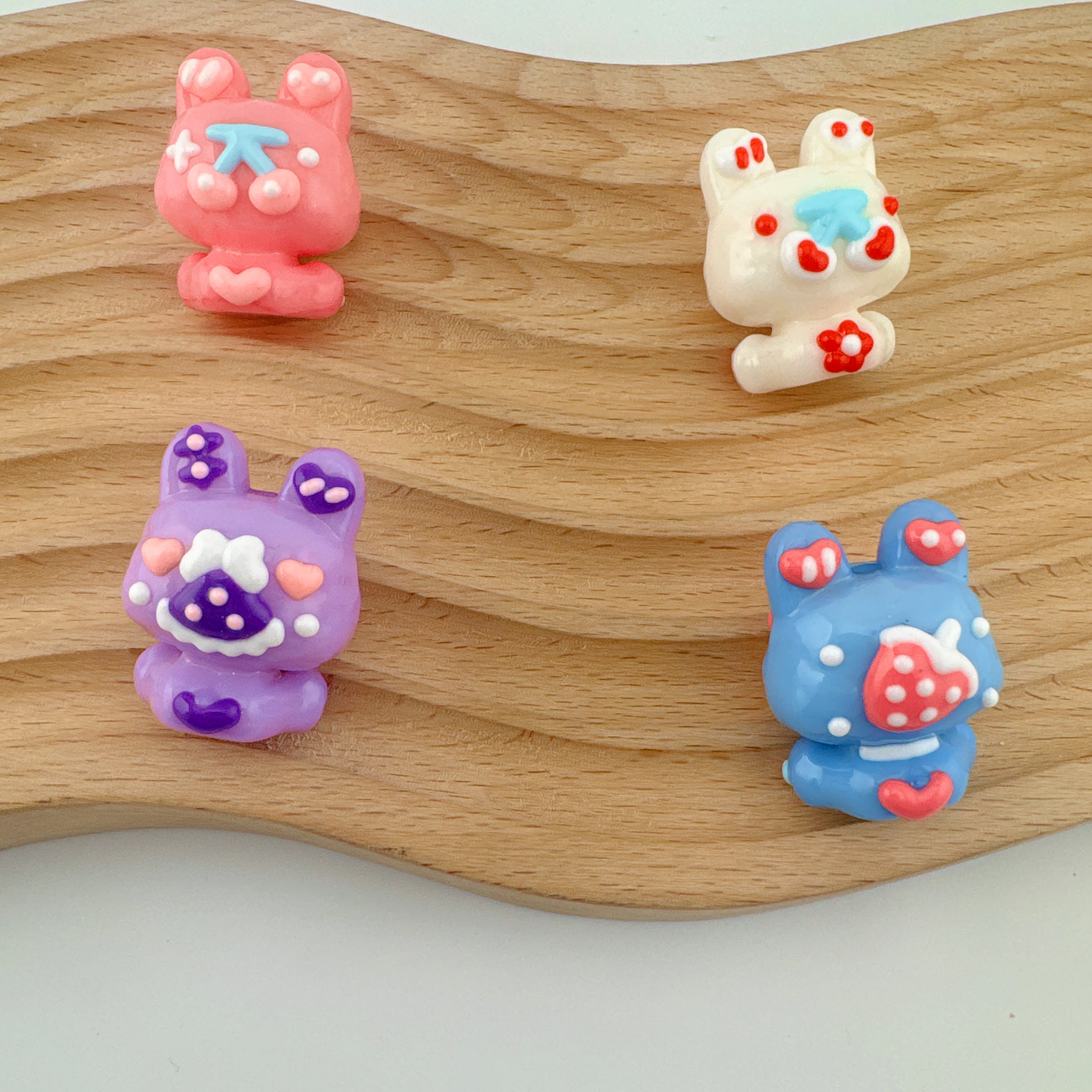 FS3046-5 Pieces Mixed Color Cute Doll Hand Painted Acrylic Beads Fit For Beadable Pens