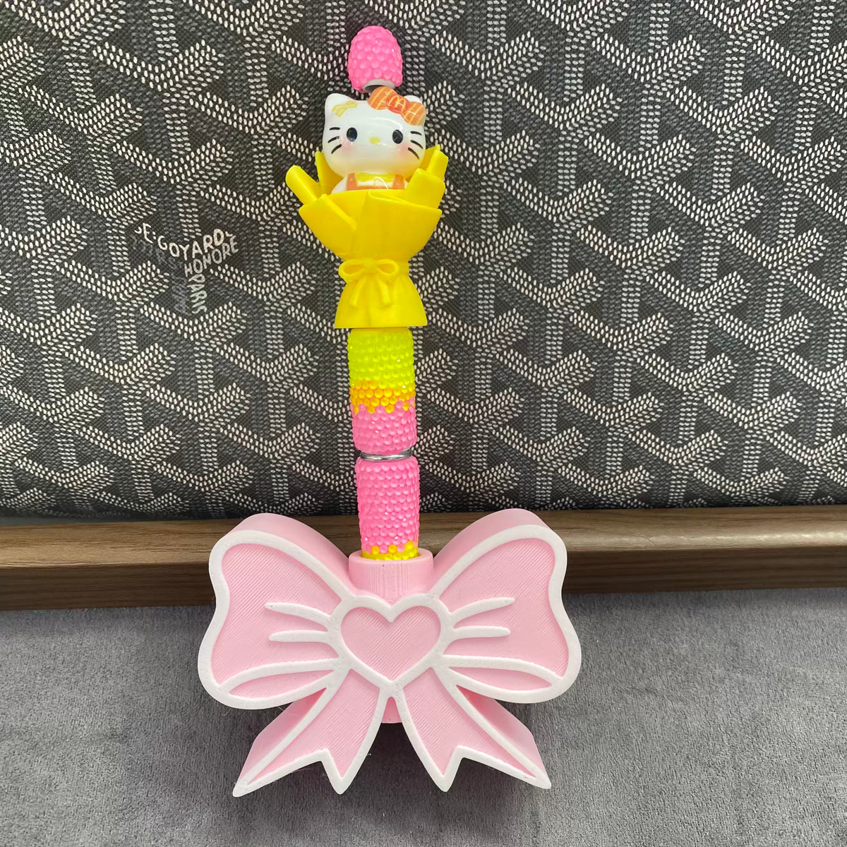 Bow Pen Holder
