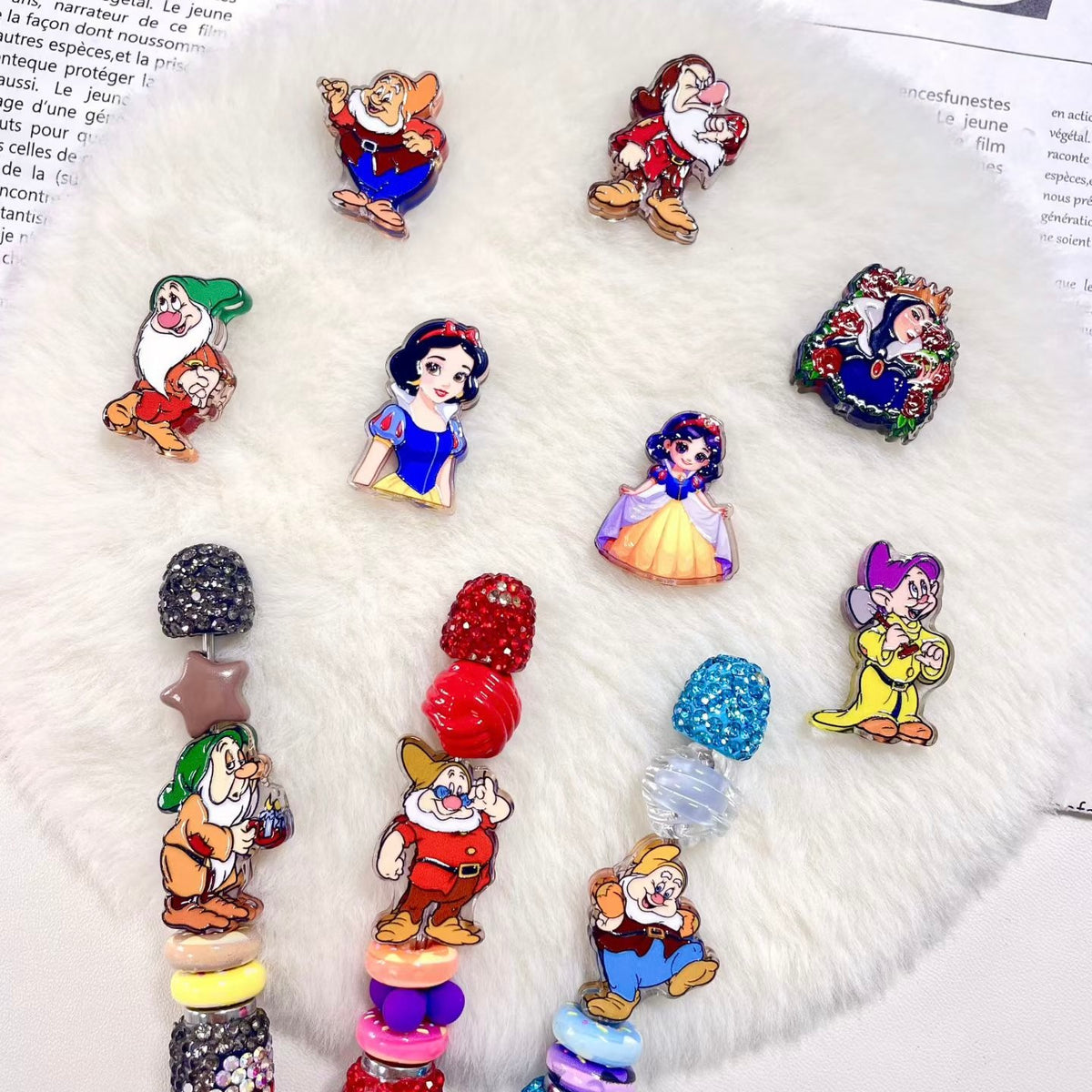 Snow Whit and Seven Dwarfs Acrylic Focal Beads,Random Mix