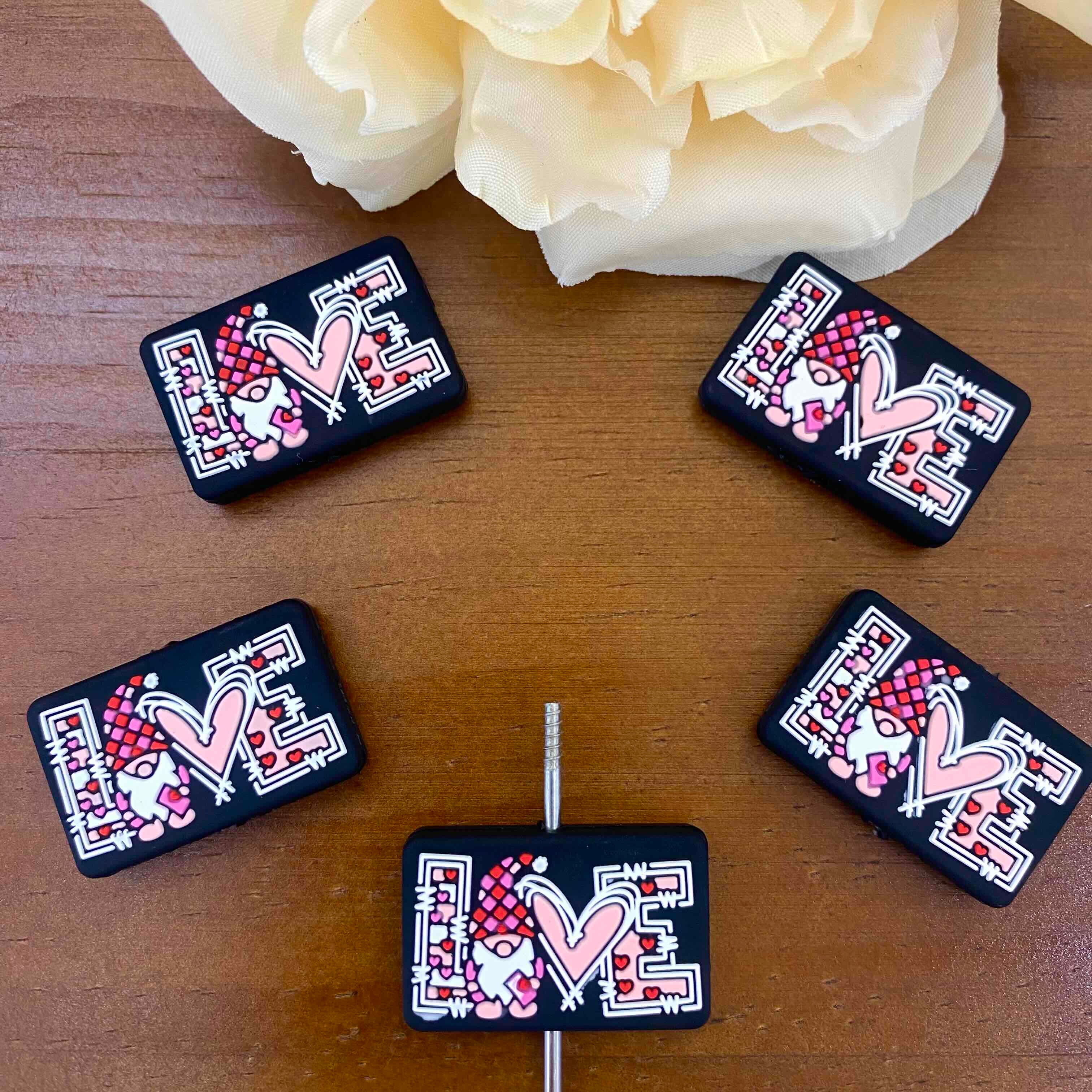 FS20134-Love Gnome Quote Flat Silicone Focal Beads