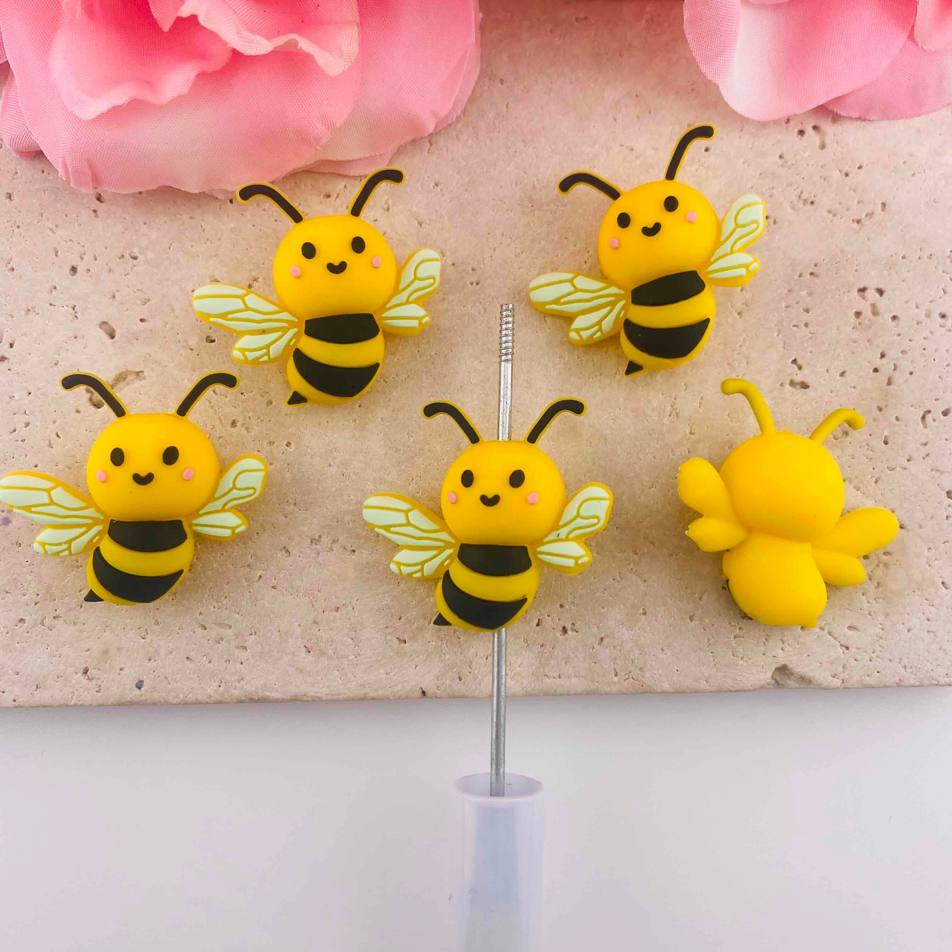 小物 Bee FS19903-About 27*31mm Cute Bee Silicone Focal Beads
