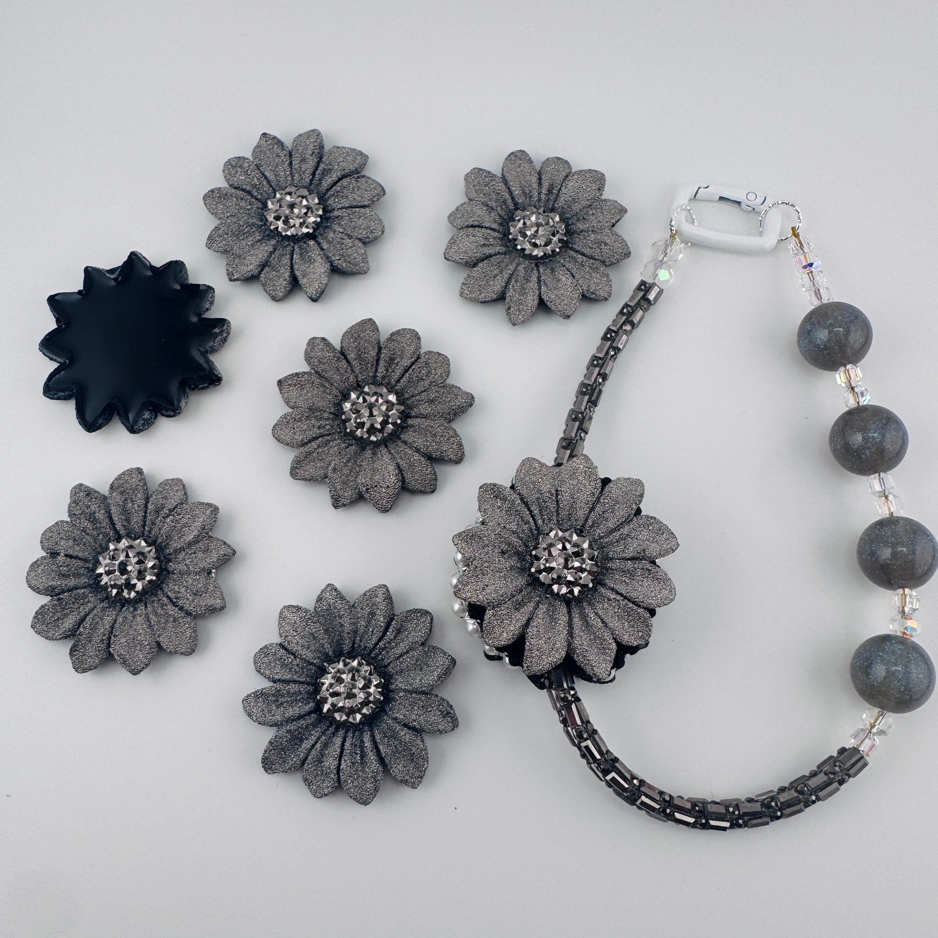 FS0313-45MM Black Silver Chrysanthemum Charms Accessories For Making Fancy Beads