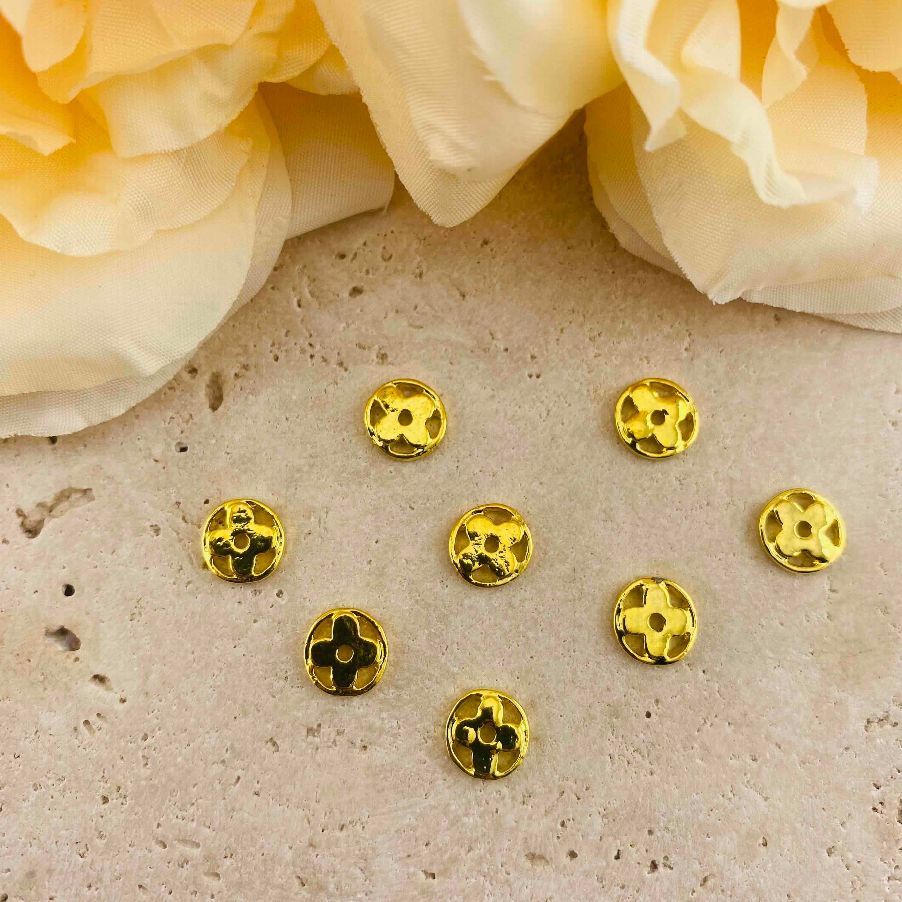 FS4734-  8mmLV Four Leaf Clover Metal Nail Charms
