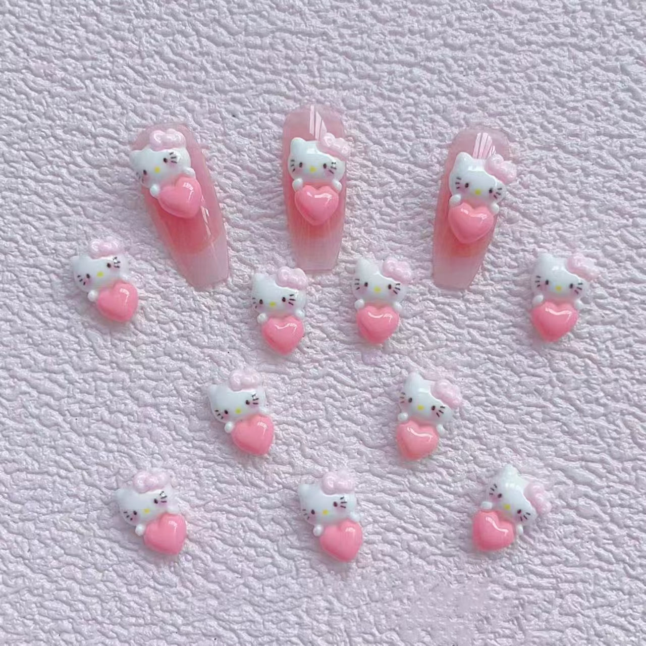 FS4102- 9*14Mm Hk With Heart Charms Kitty Holding Heart Patches