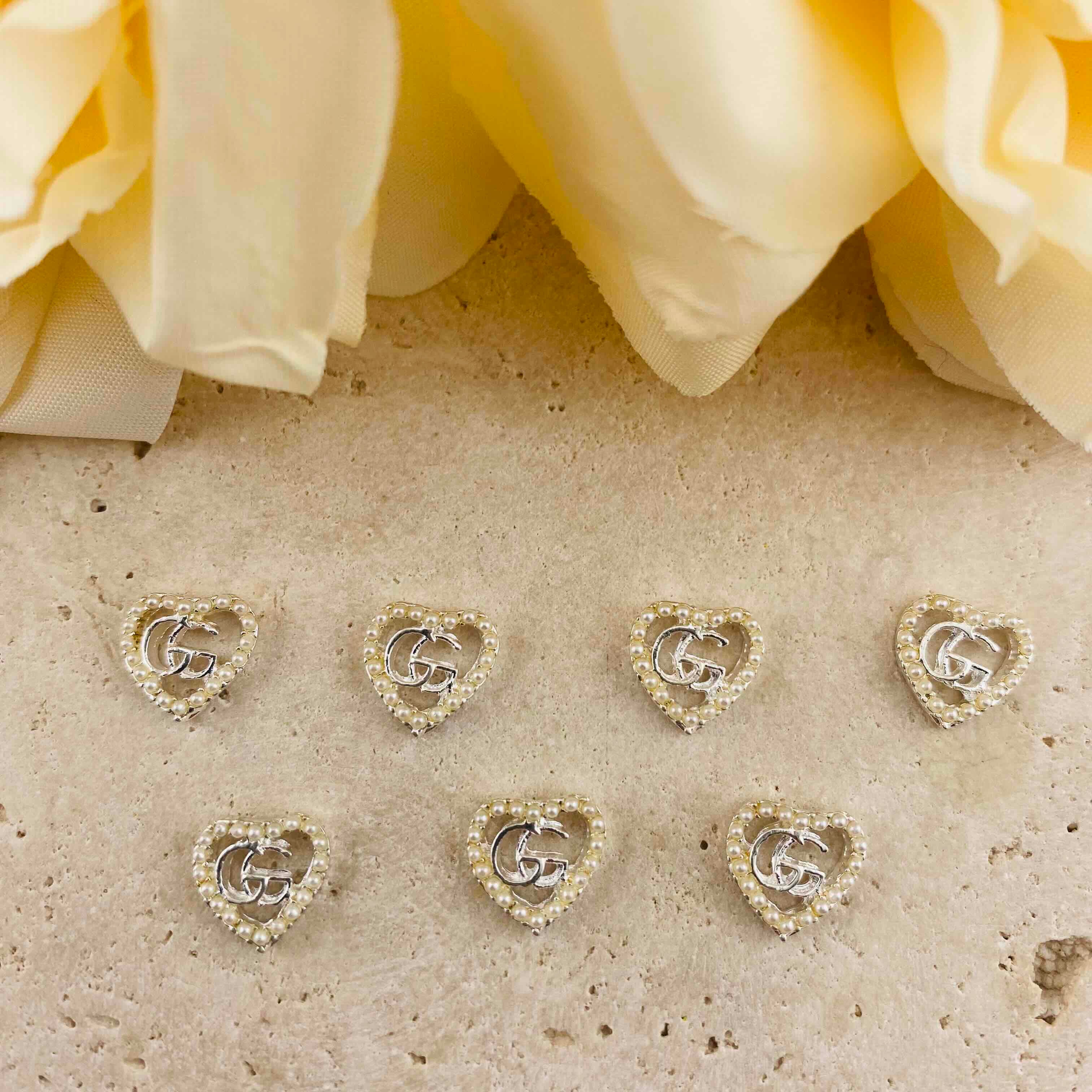 FS4709-10mm Heart GG Metal Nail Charms