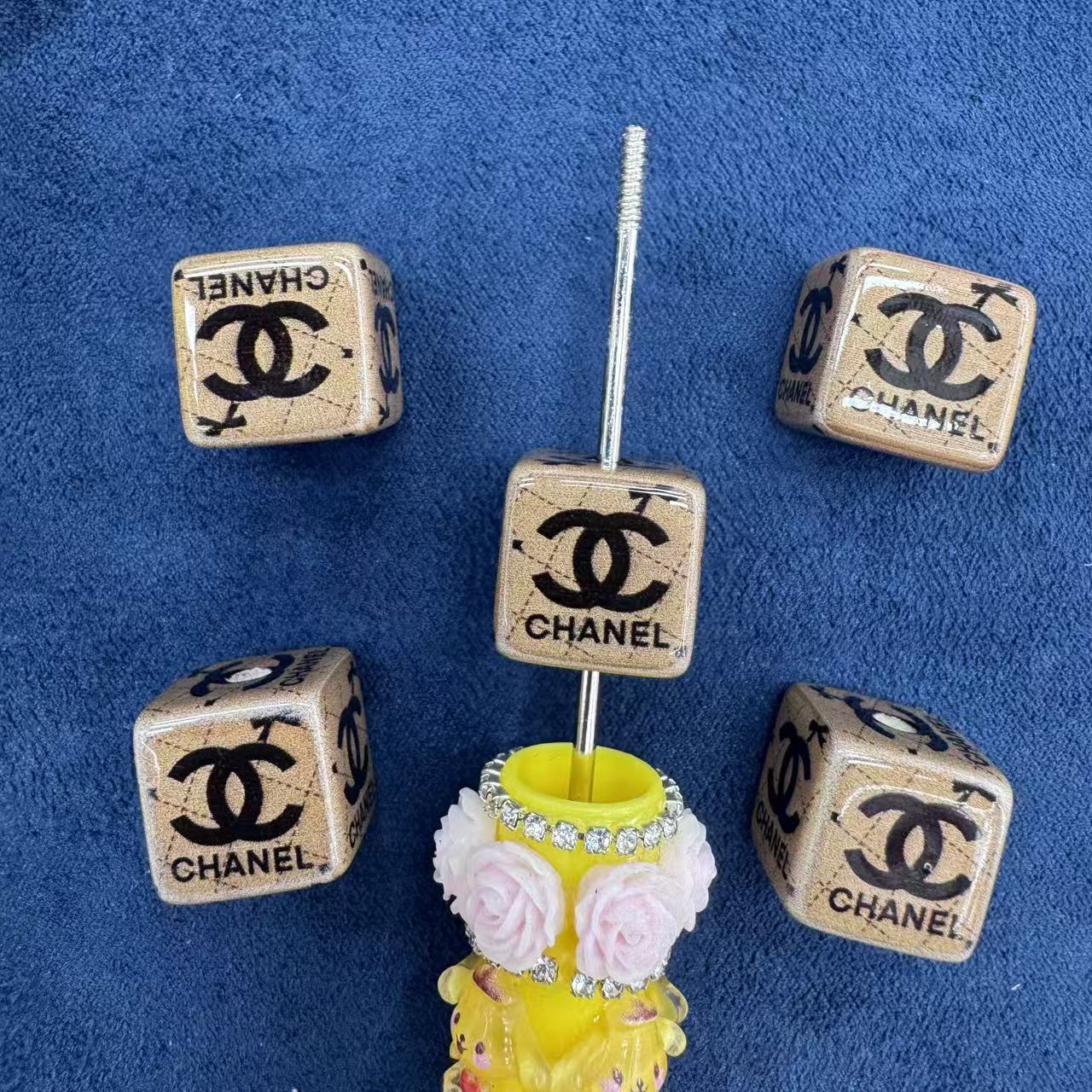 Cube Acrylic Beads