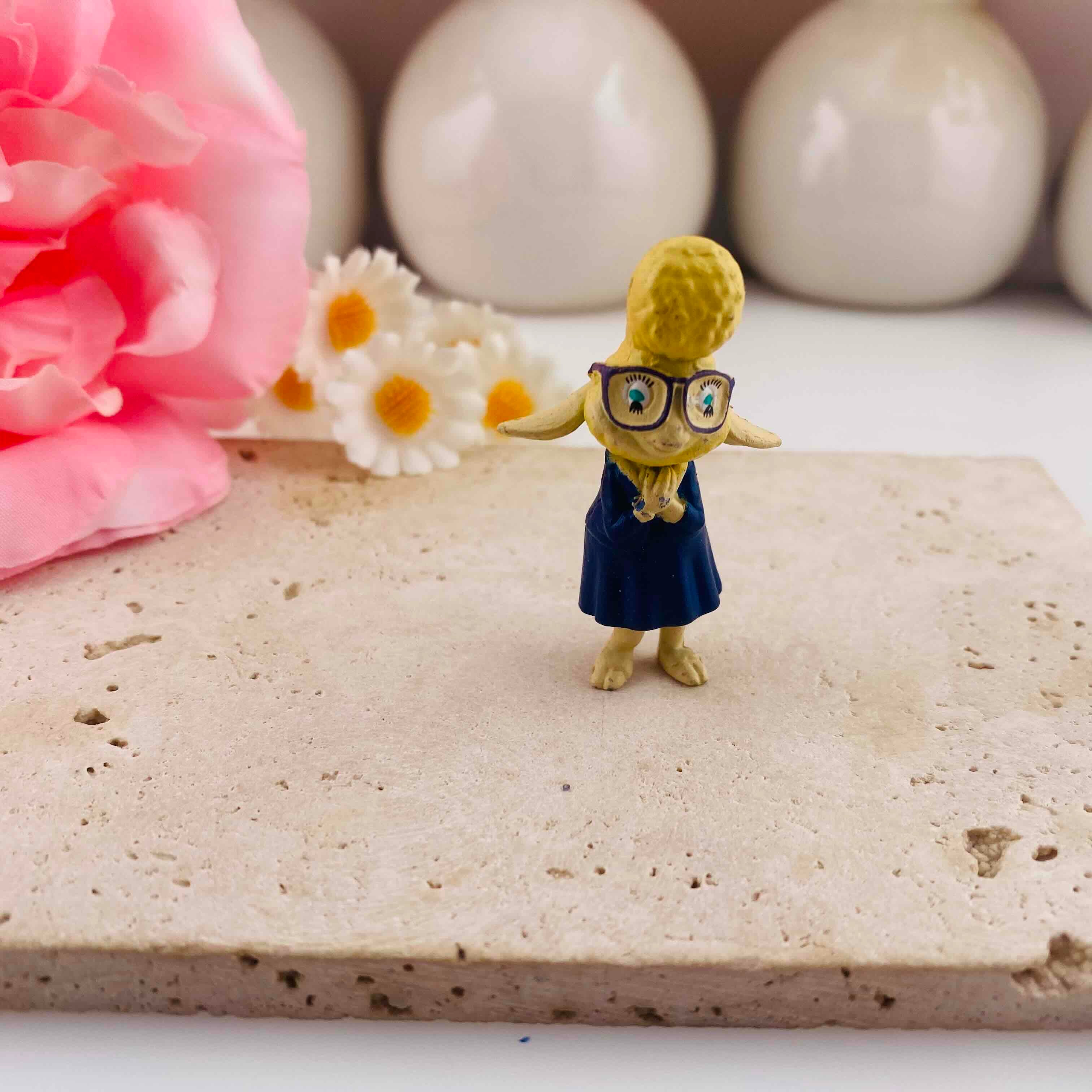FS19879-About 26*45mm Bellwether Sheep Figurine
