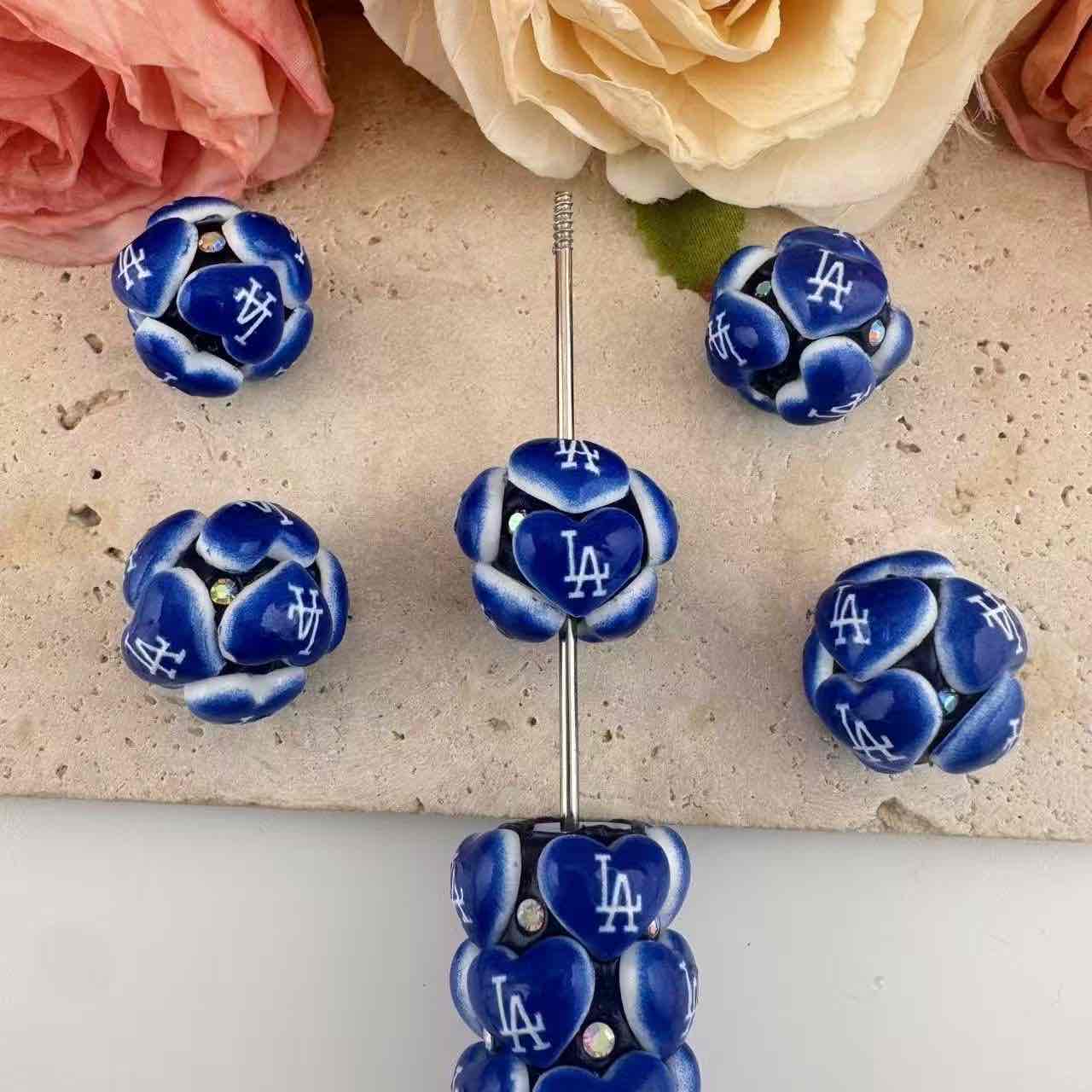 FS19871-About 18*18mm LA Dodgers Heart Clay Beads